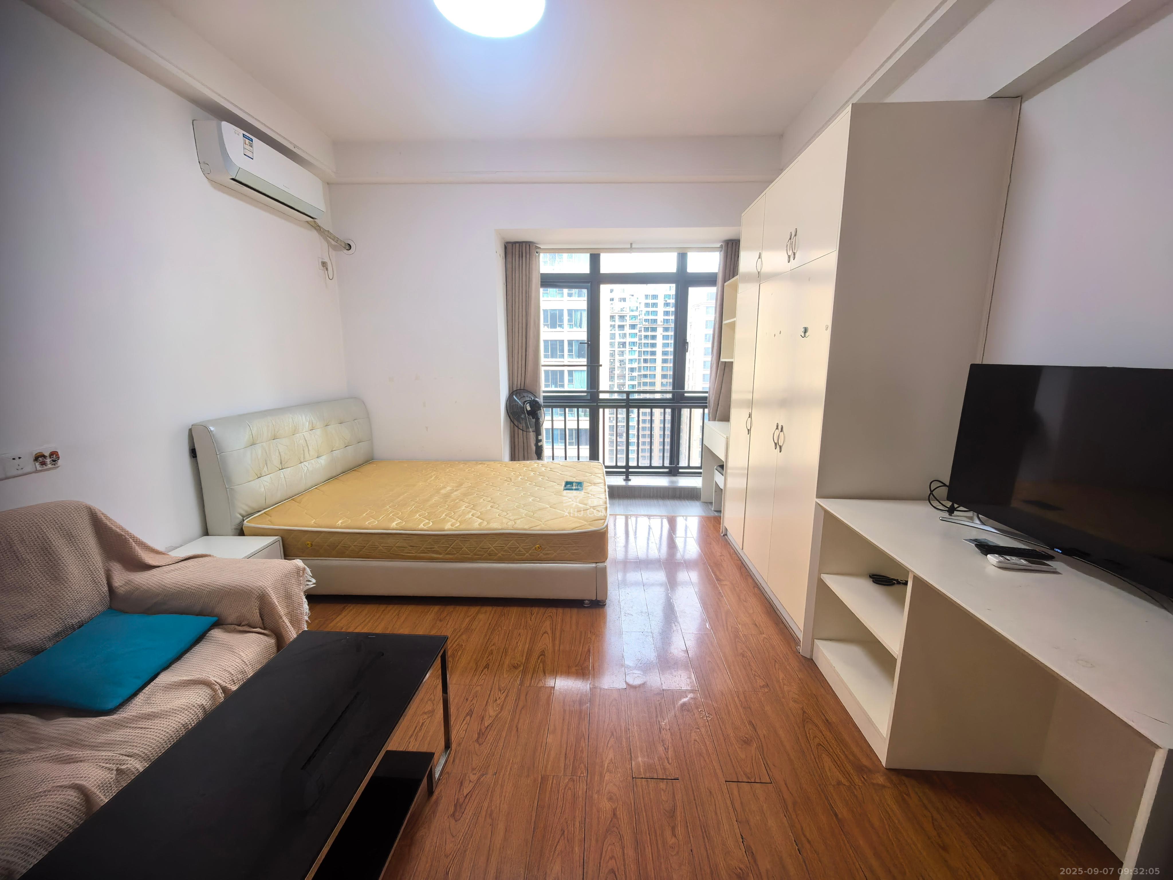 方略城市广场 1室1厅1卫 1300.0元/月 方略城市广场 1室1厅1卫 1300.0元/月室内图