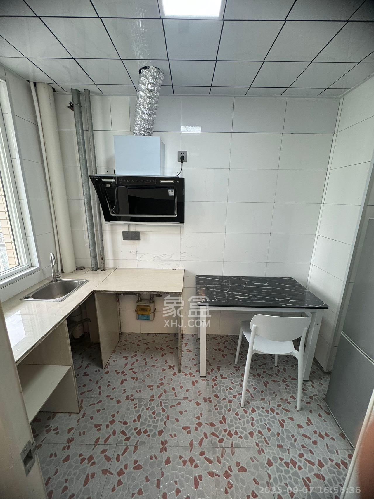 嘉宇盛世华章  1室1厅1卫    1480.0元/月室内图