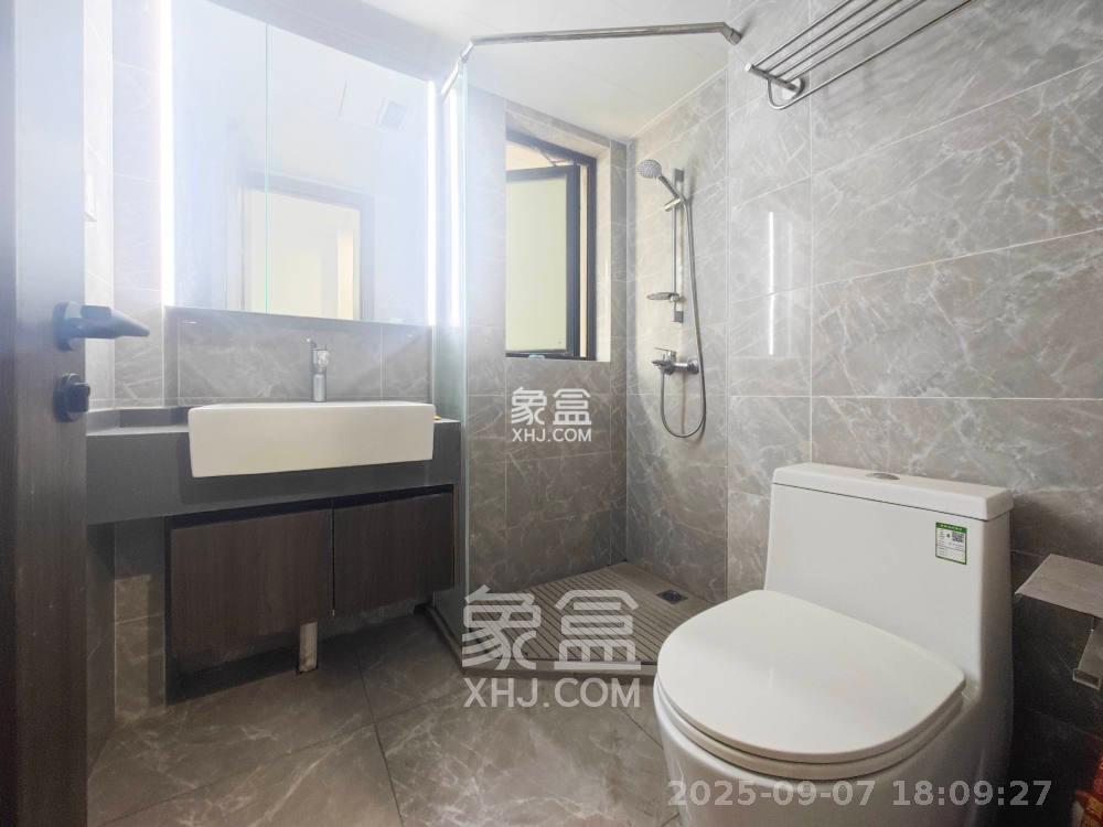 万科天空之境  3室2厅2卫    3000.0元/月 万科天空之境  3室2厅2卫    3000.0元/月室内图