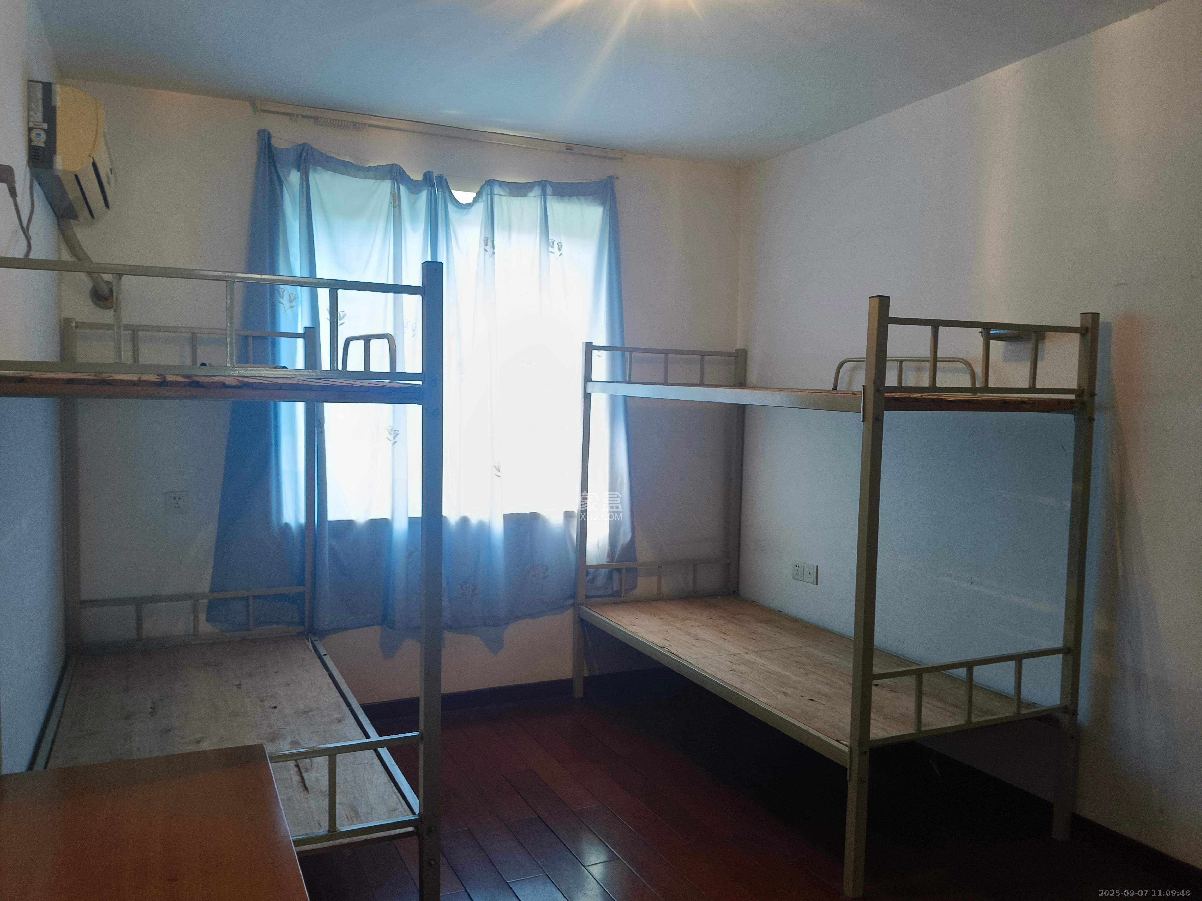 怡景民居 3室2厅2卫 1800.0元/月 怡景民居 3室2厅2卫 1800.0元/月室内图