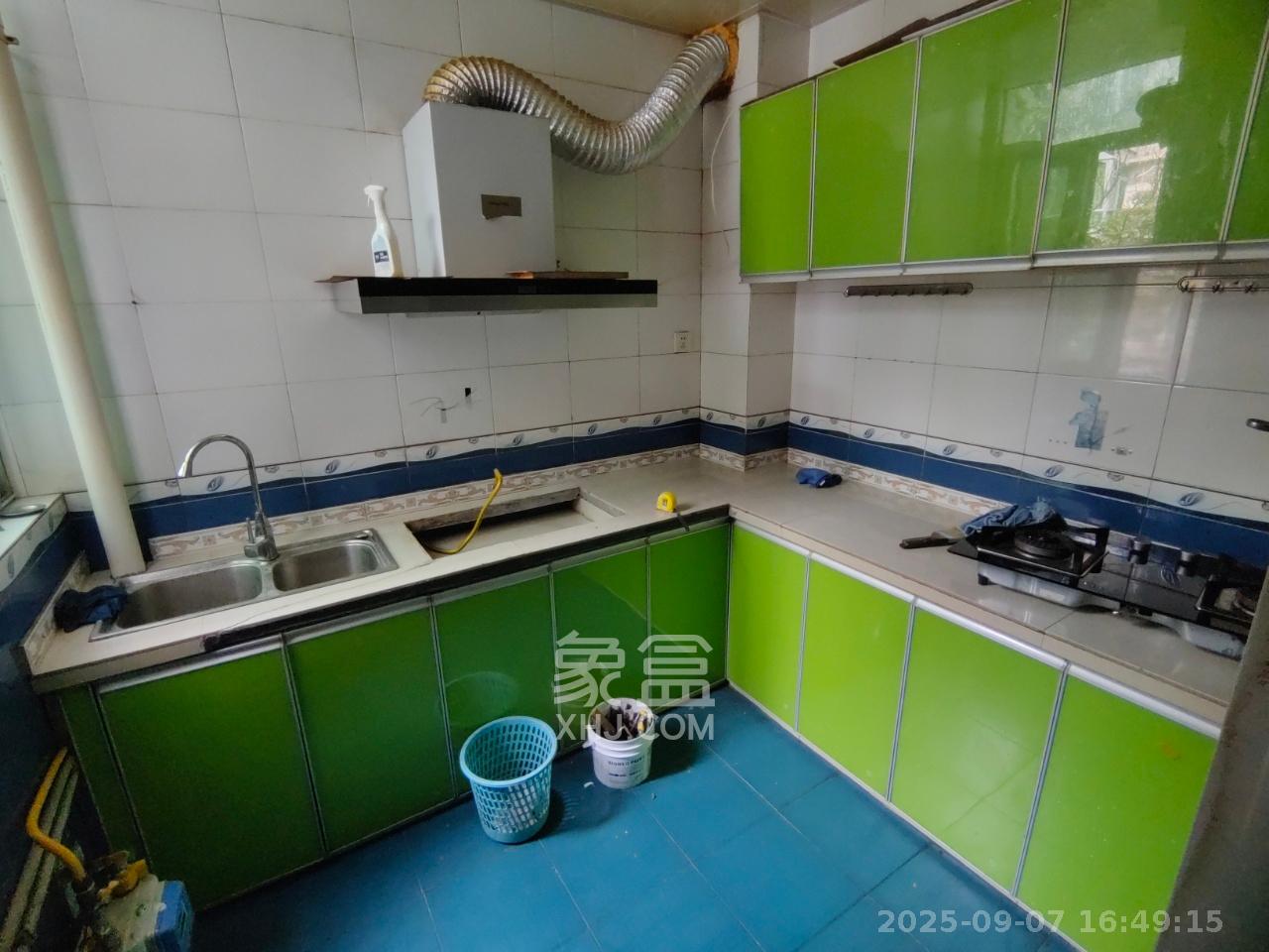 洞井一小区  3室1厅1卫    1700.0元/月室内图