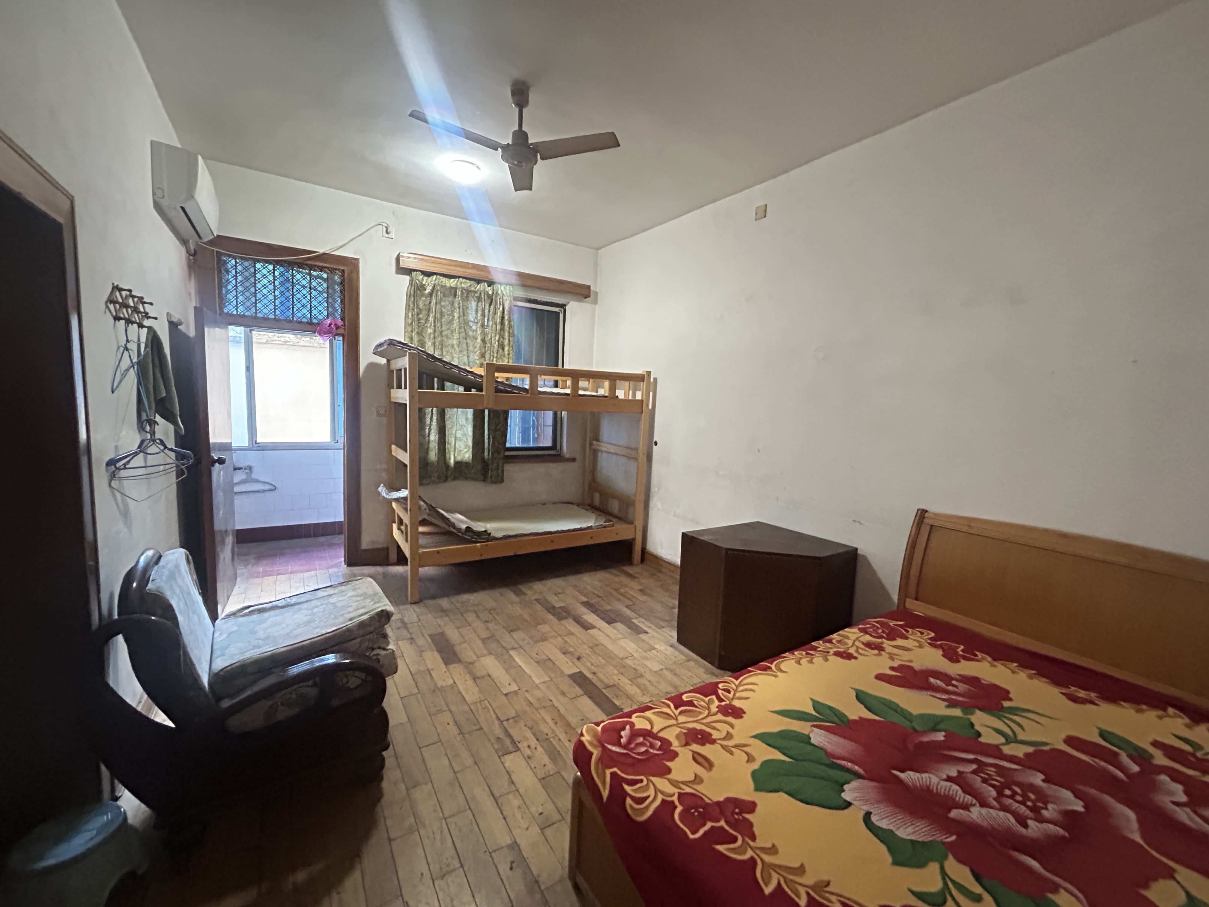 农机宿舍(省农机局大院宿舍) 4室2厅2卫 3080.0元/月 农机宿舍(省农机局大院宿舍) 4室2厅2卫 3080.0元/月户型图