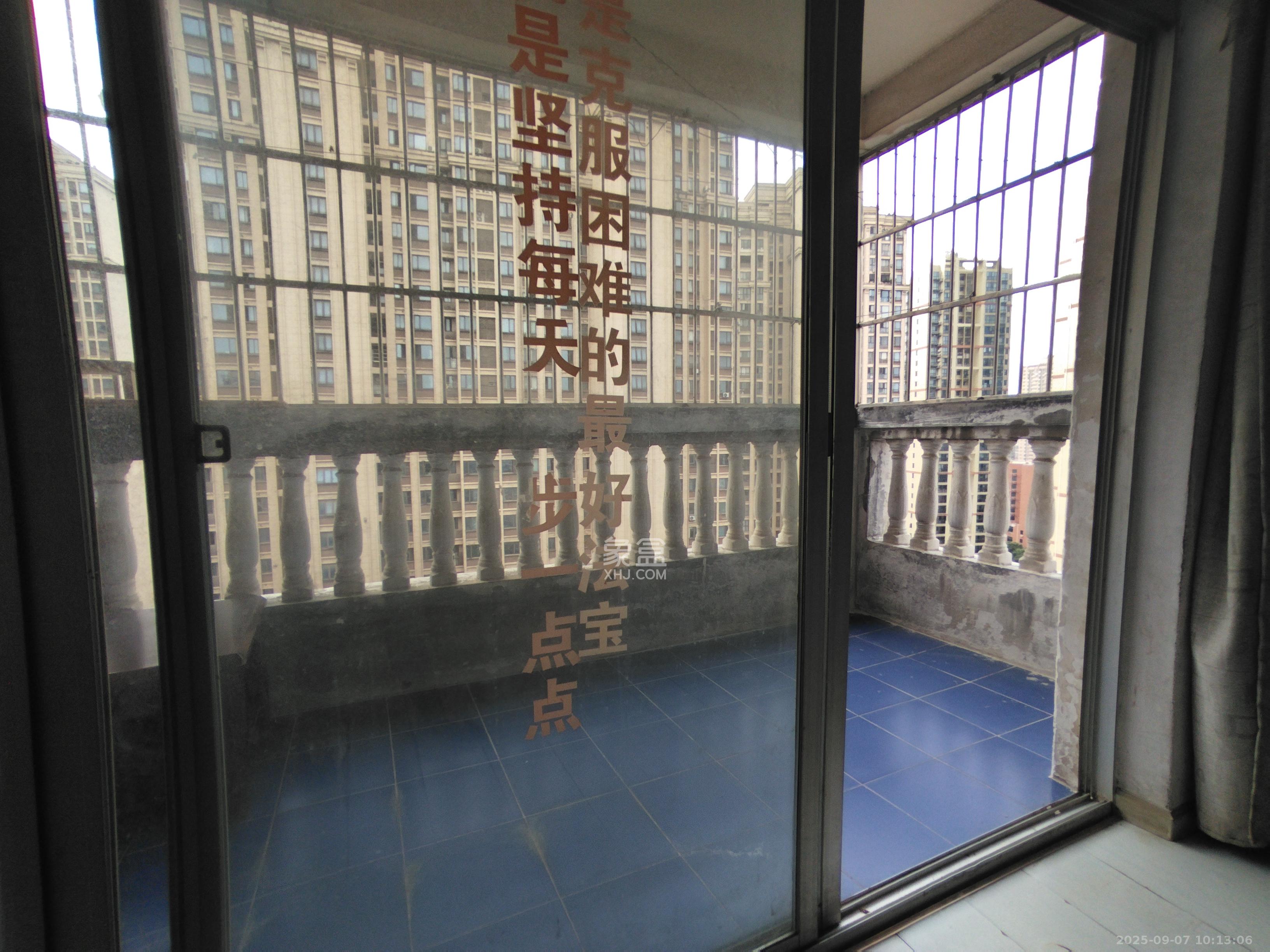 香海西岸  3室2厅1卫    2000.0元/月室内图