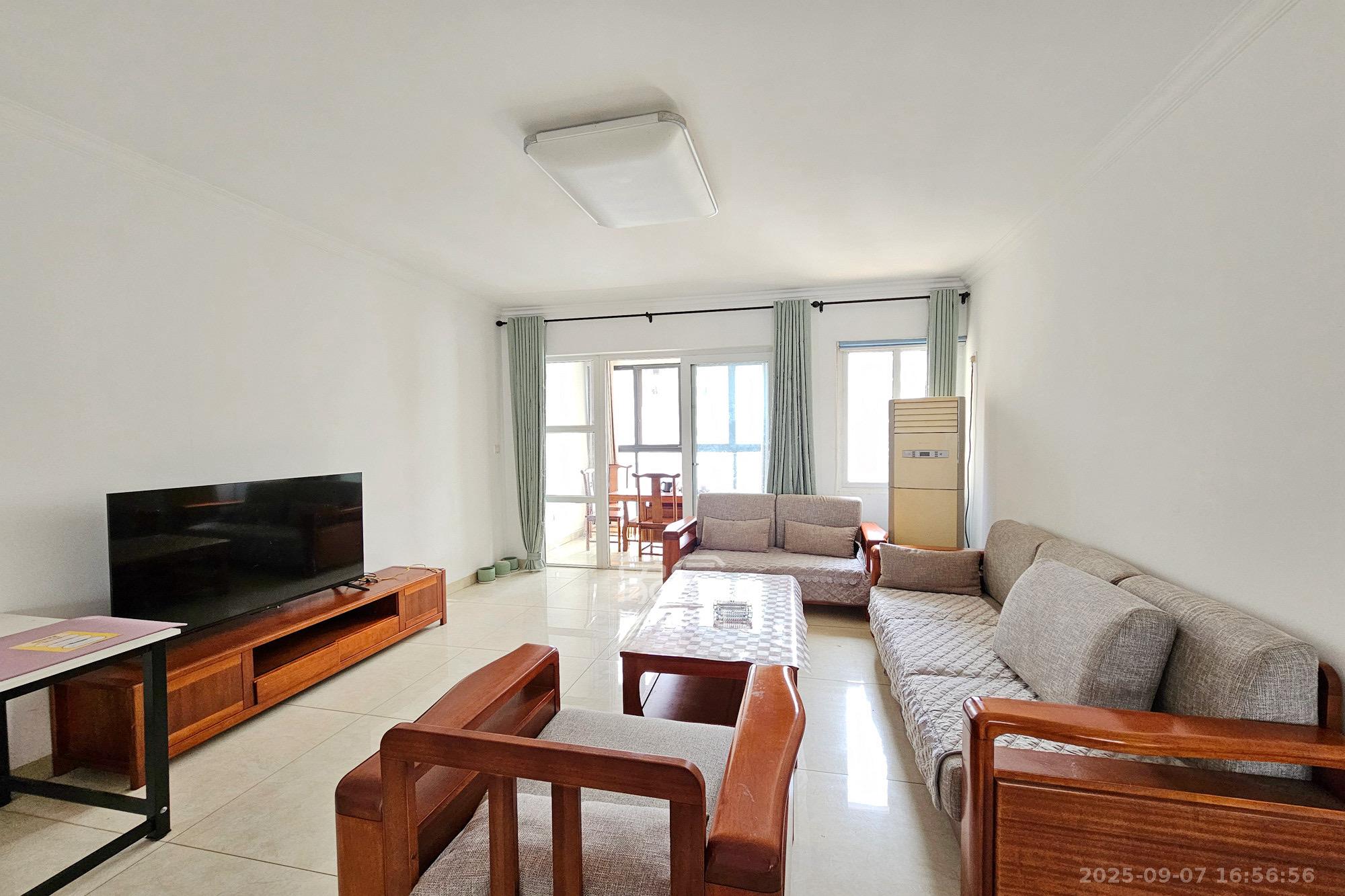 嘉宇盛世华章 3室2厅2卫 3200.0元/月 嘉宇盛世华章 3室2厅2卫 3200.0元/月室内图