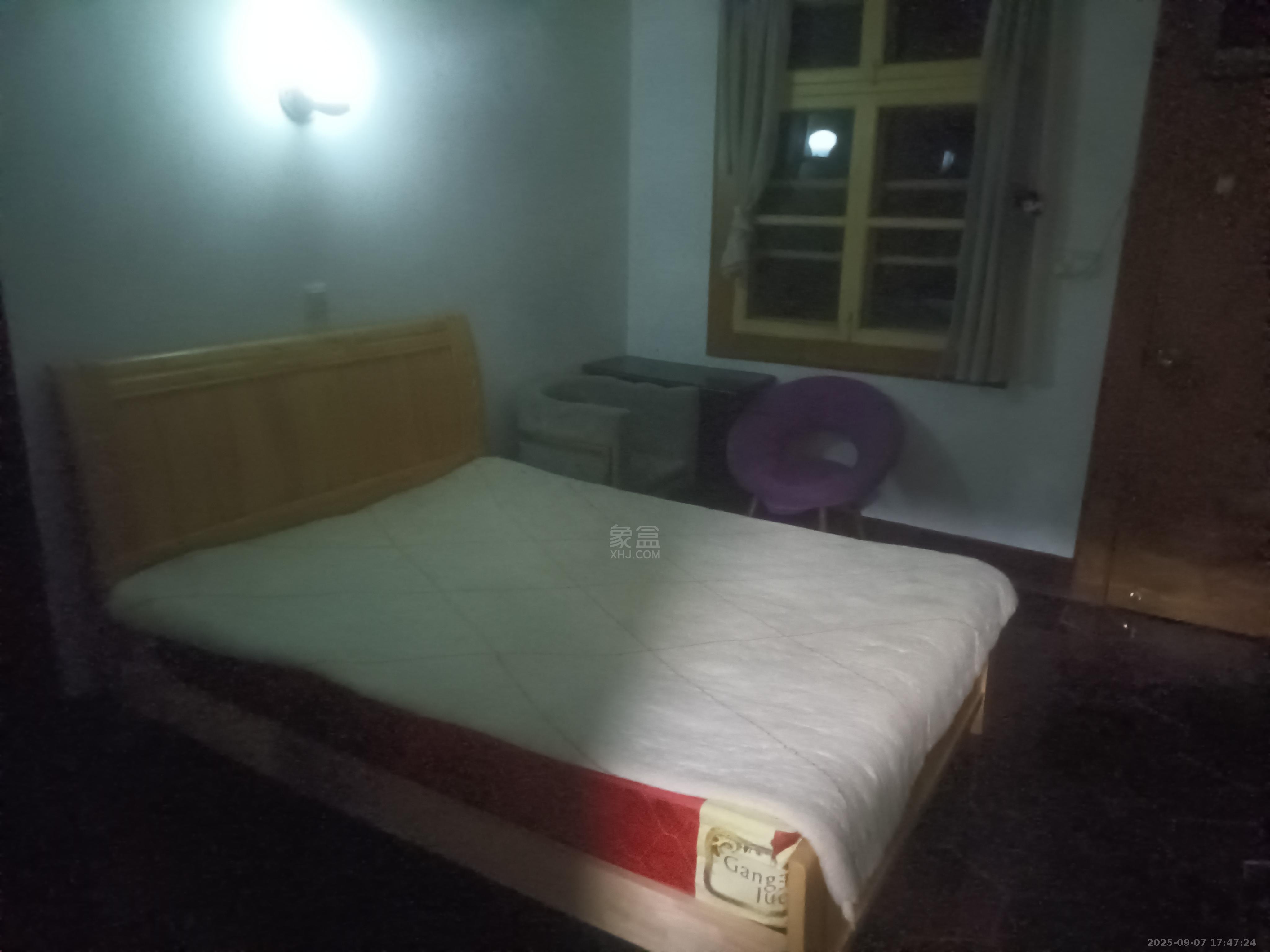 何家坳 2室2厅1卫 1000.0元/月 何家坳 2室2厅1卫 1000.0元/月室内图