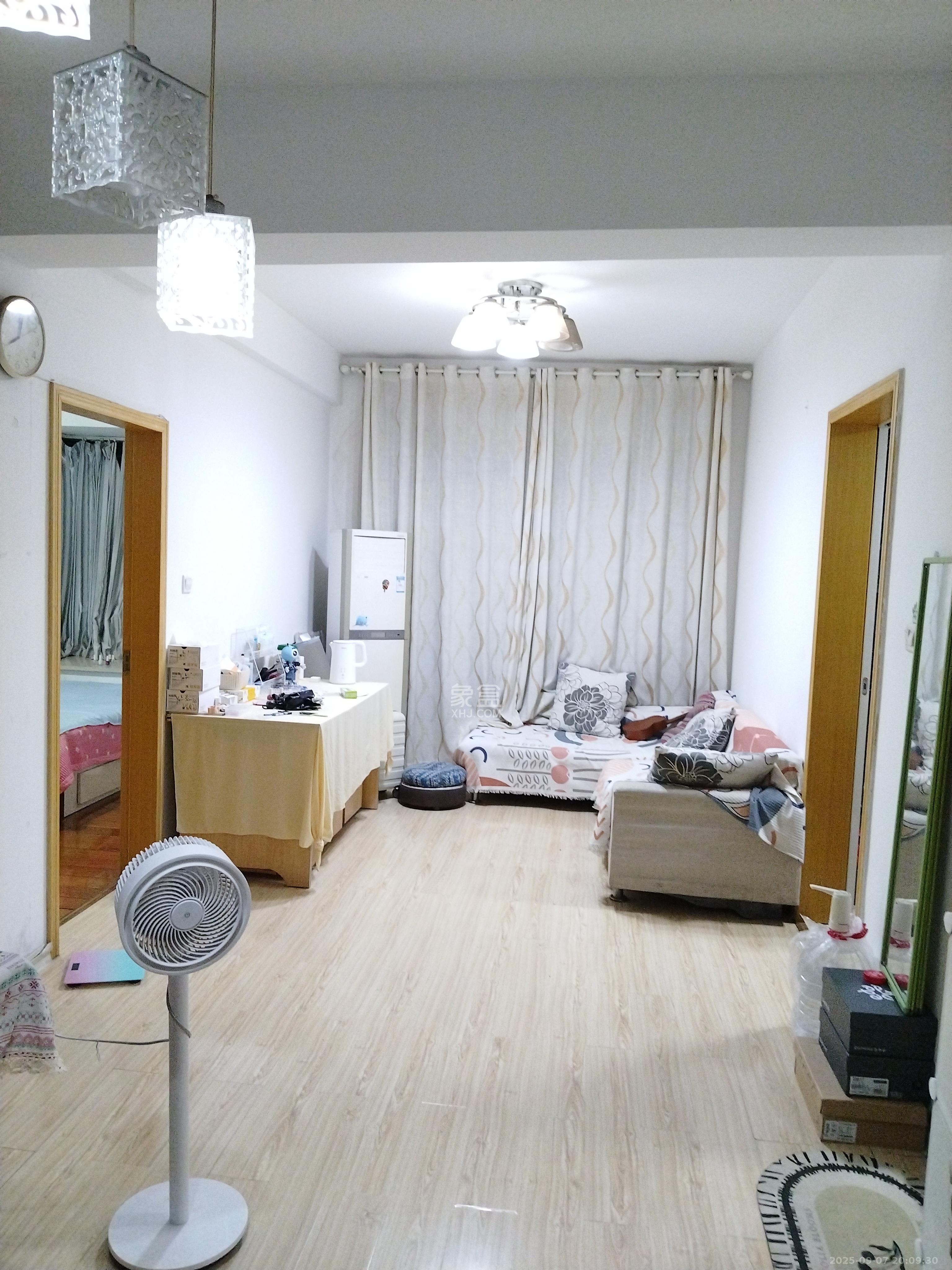 莱茵城  1室2厅1卫   1650.00元/月室内图1