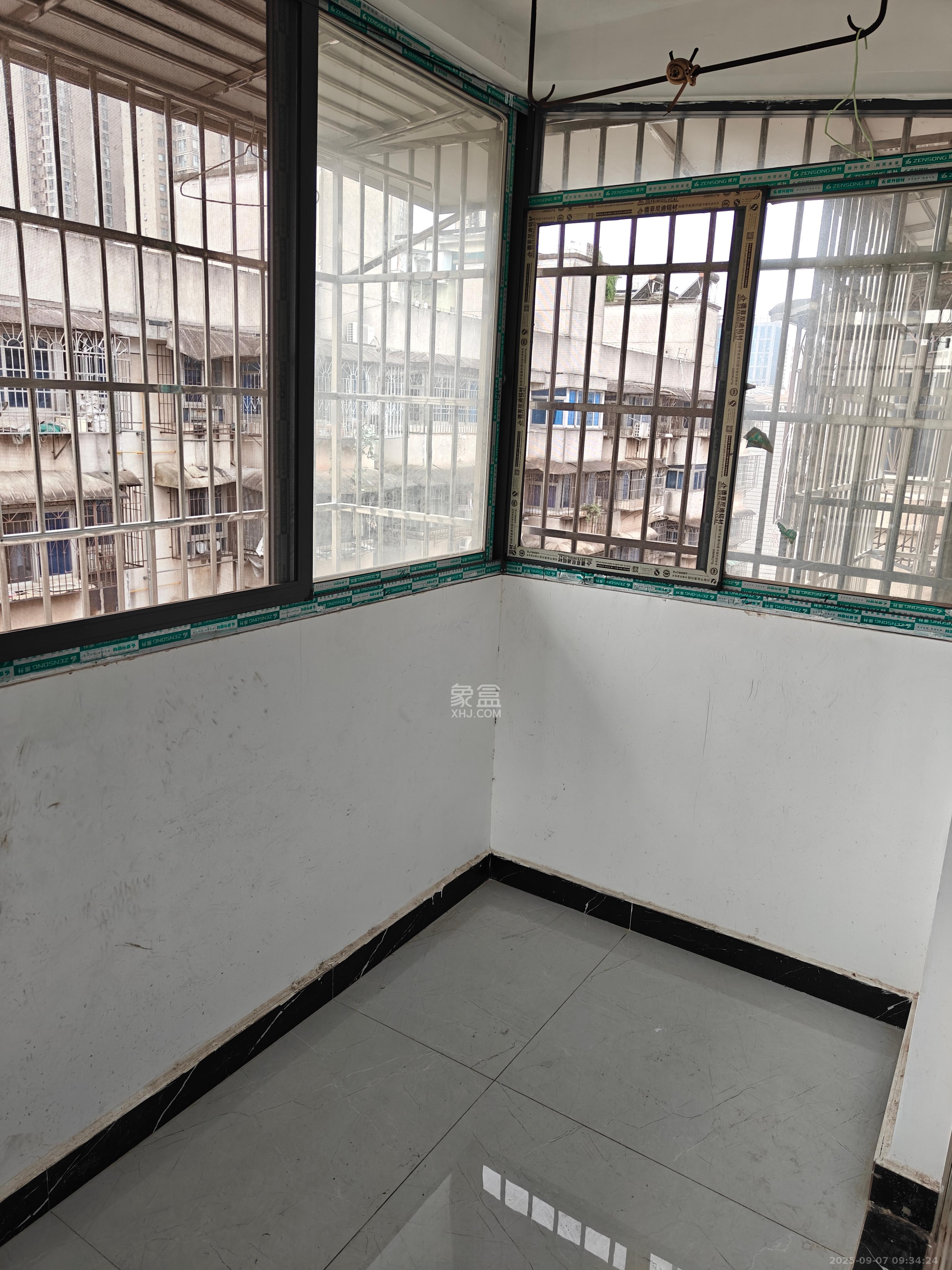 下民航宿舍  3室1厅1卫    1300.0元/月 下民航宿舍  3室1厅1卫    1300.0元/月室内图1