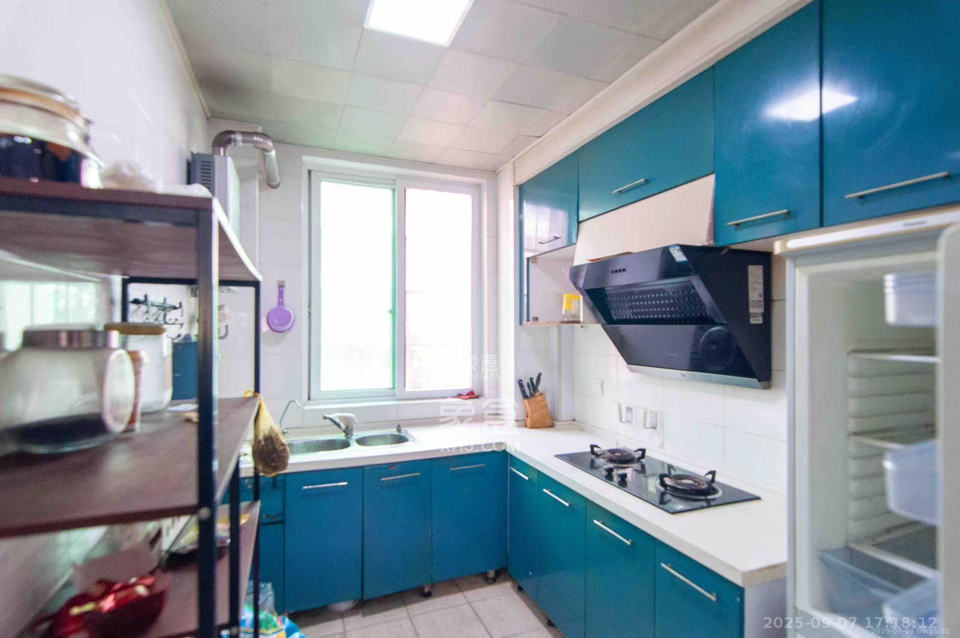 恩瑞麓山名园（龙王港小区）  3室2厅2卫    2500.0元/月室内图