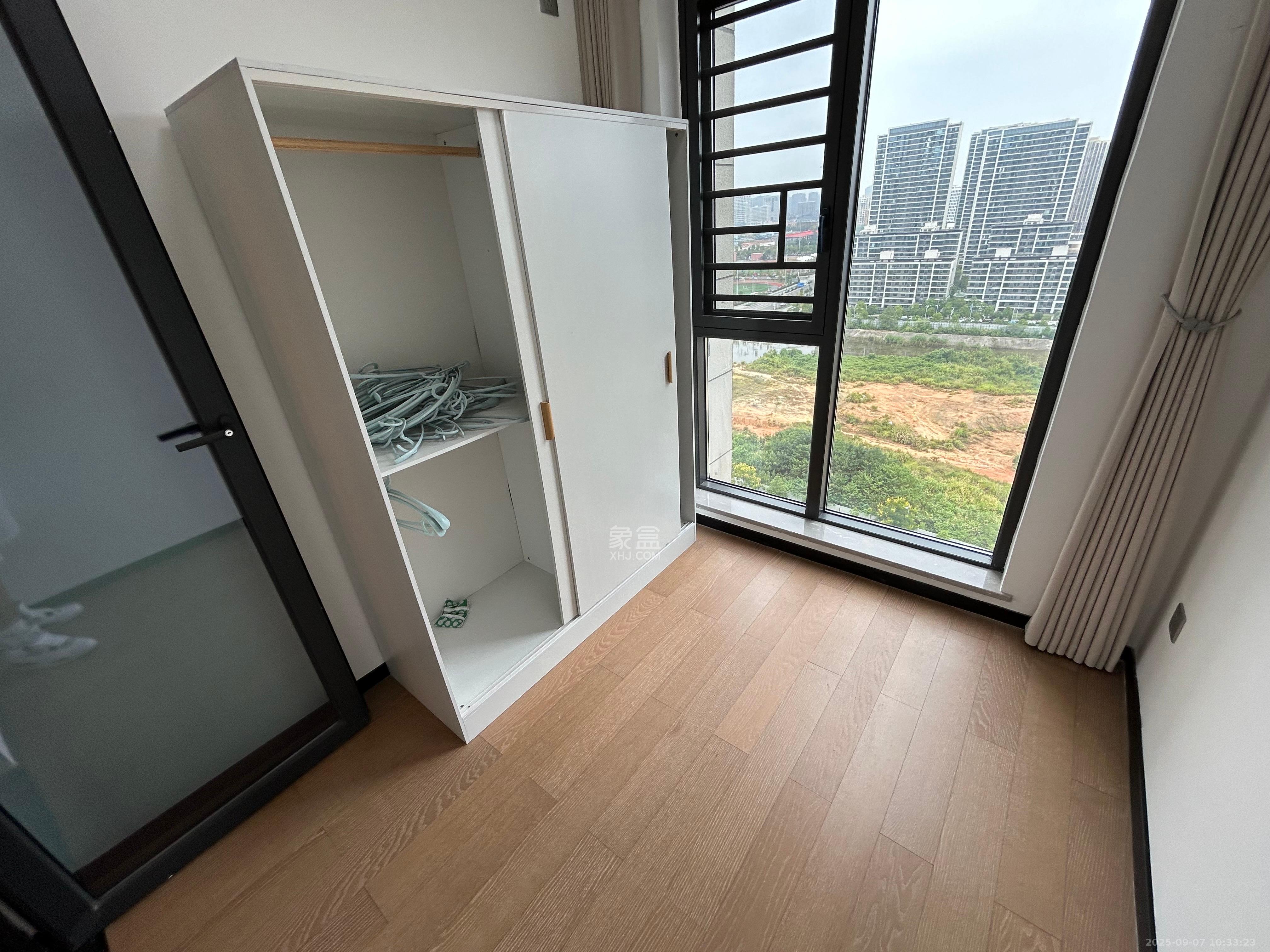 中海麓山境南区 4室2厅2卫 3000.0元/月 中海麓山境南区 4室2厅2卫 3000.0元/月室内图