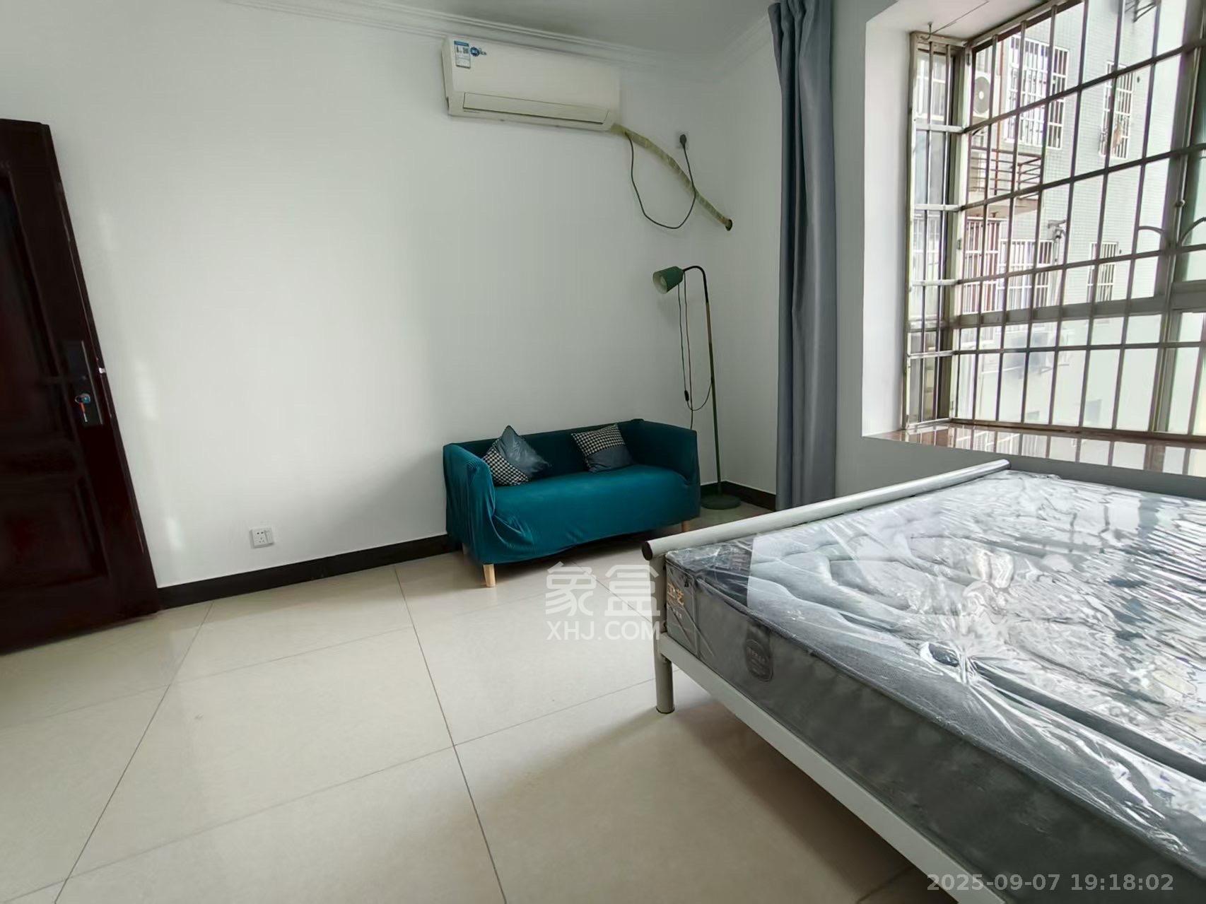 高桥现代商贸城  1室1厅1卫    1300.0元/月室内图