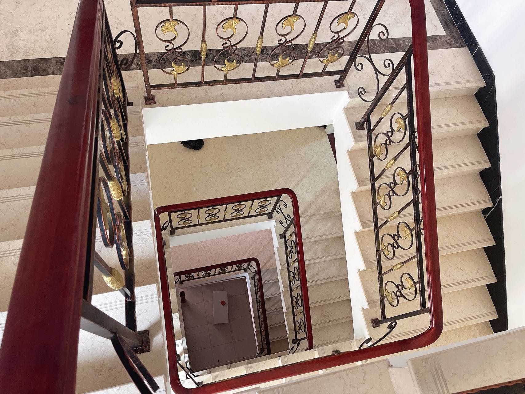 阳光小区 8室3厅6卫 40000.0元/月 阳光小区 8室3厅6卫 40000.0元/月室内图