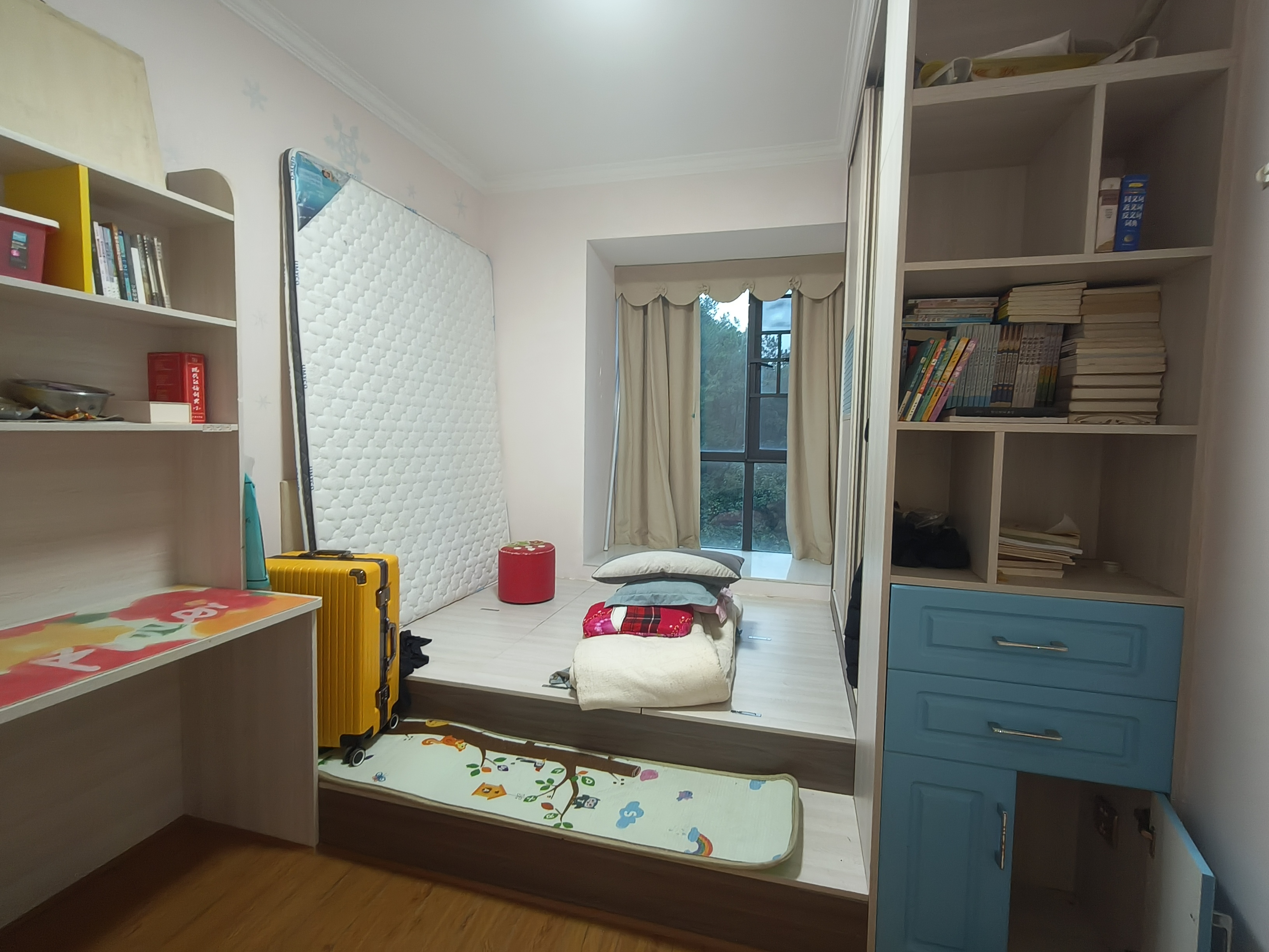 栗源小区 4室2厅2卫 2500.0元/月 栗源小区 4室2厅2卫 2500.0元/月室内图