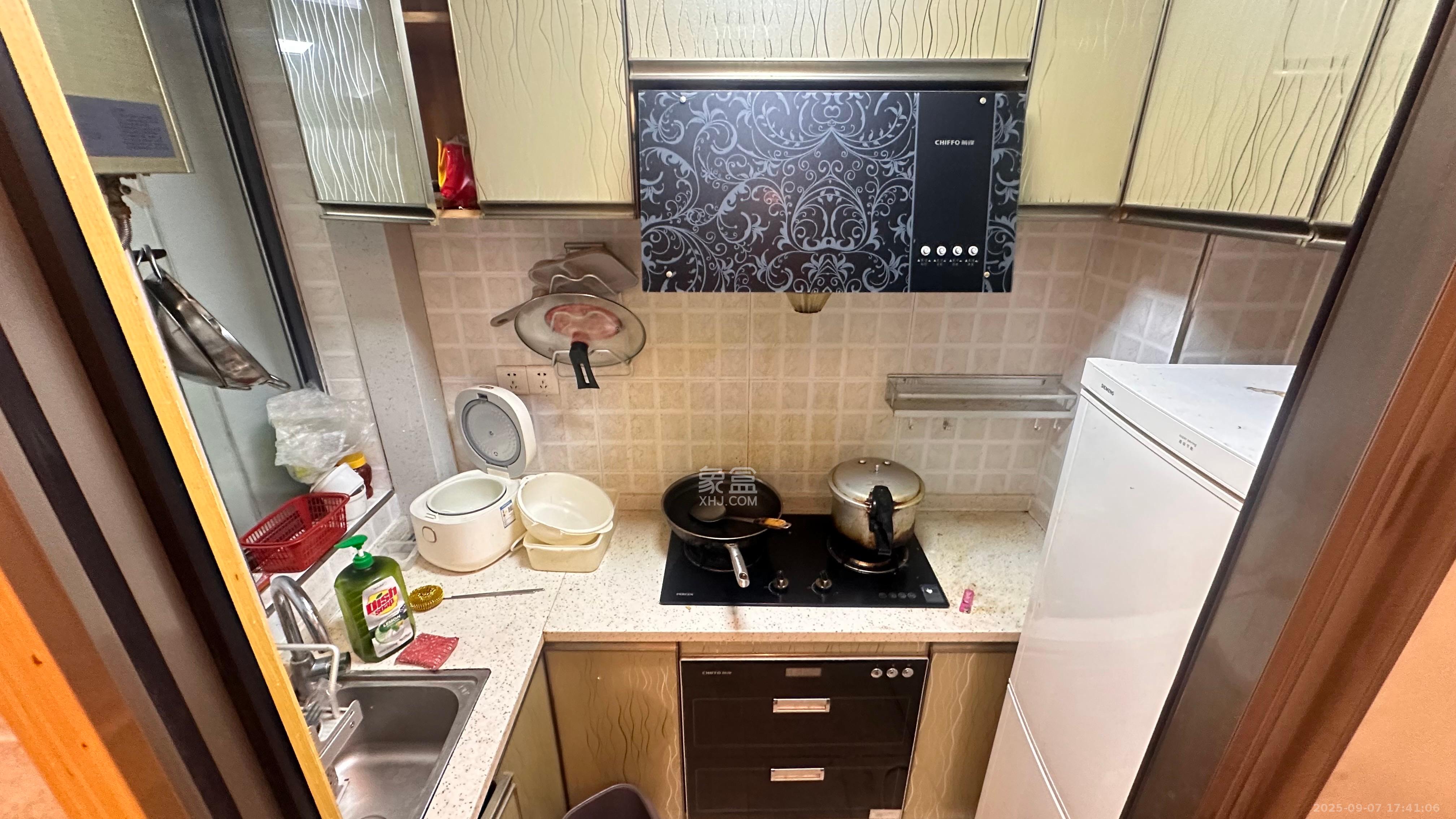 勤诚达新界  2室2厅1卫    1600.0元/月室内图