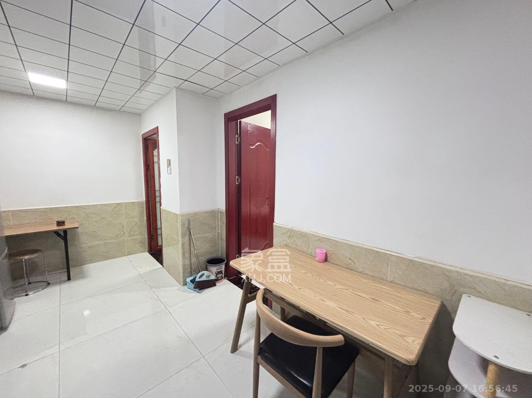 朝正美苑 1室1厅1卫 1650.0元/月 朝正美苑 1室1厅1卫 1650.0元/月室内图