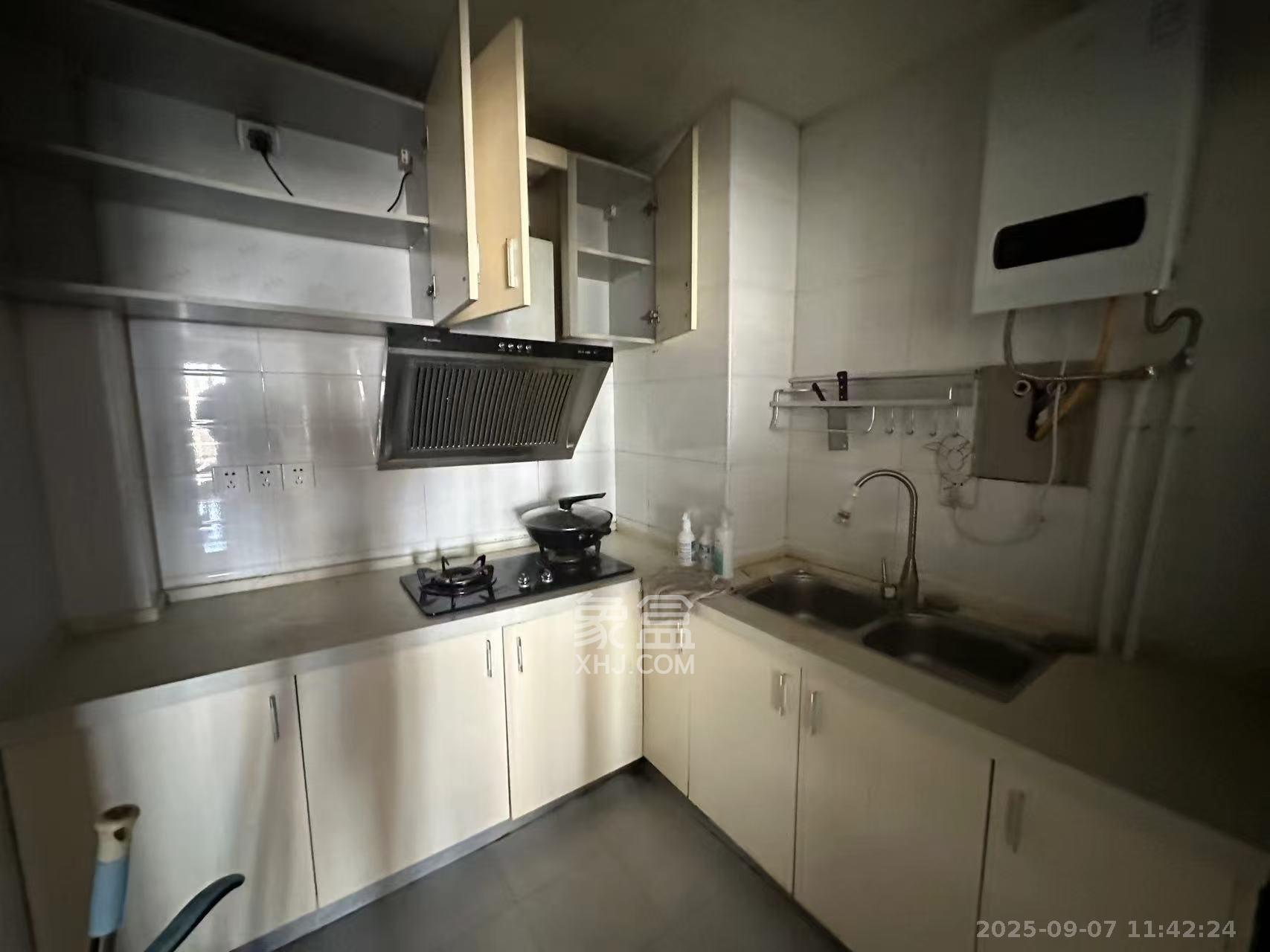 少帅府  1室1厅1卫    2100.0元/月室内图