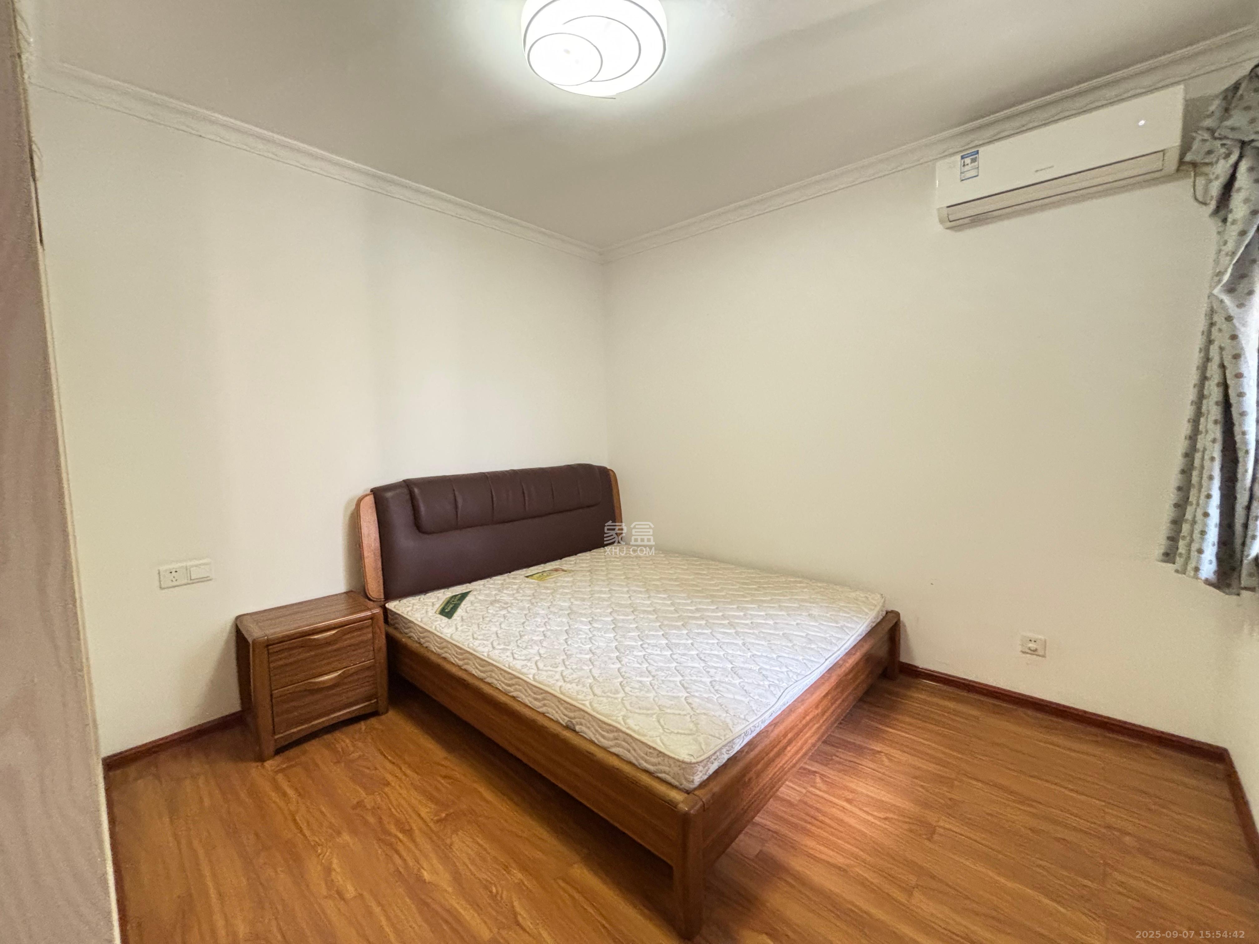 旭辉御府  3室2厅1卫    2200.0元/月室内图