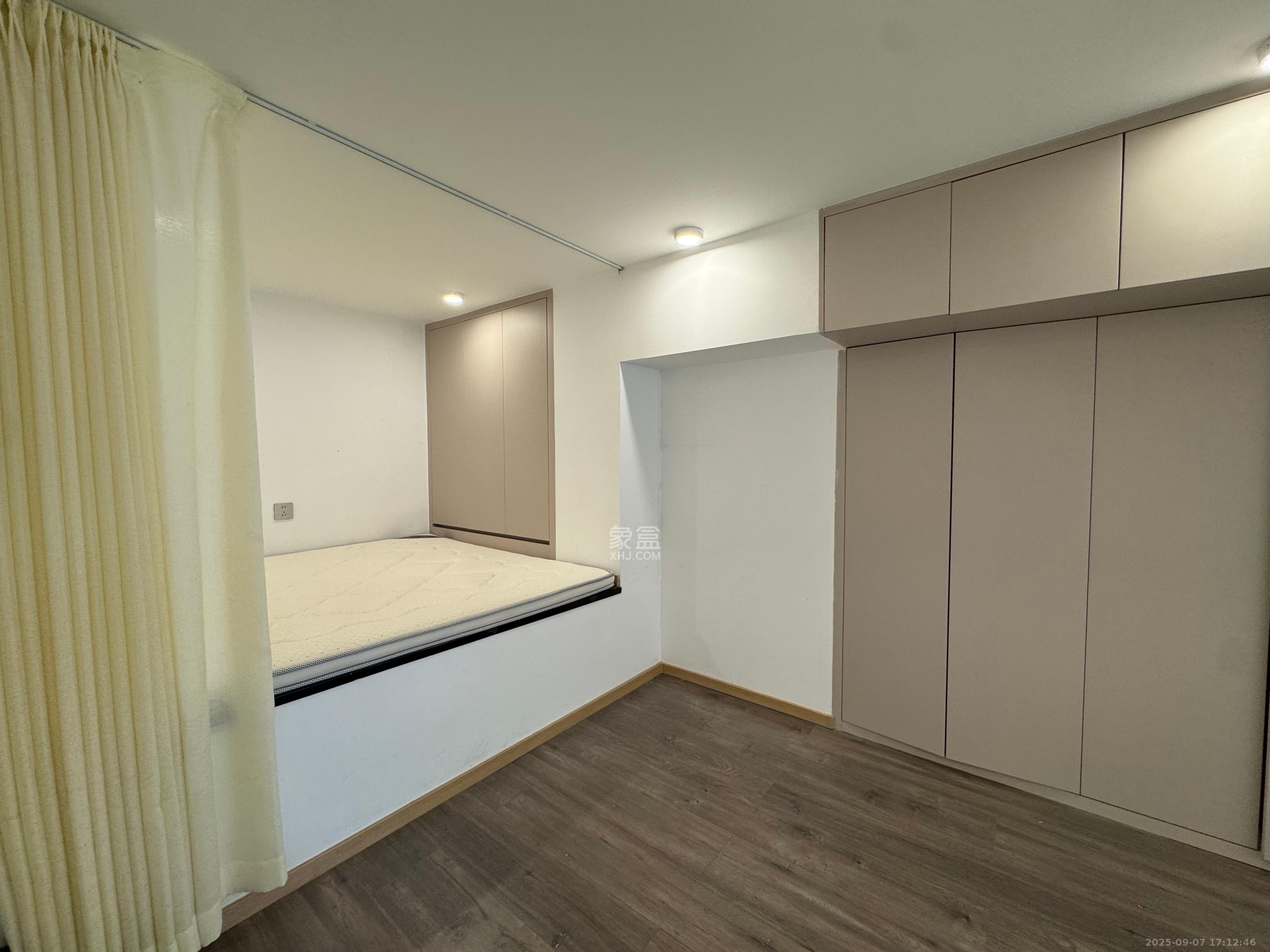 正荣梅溪紫阙台  2室2厅1卫    2300.0元/月室内图