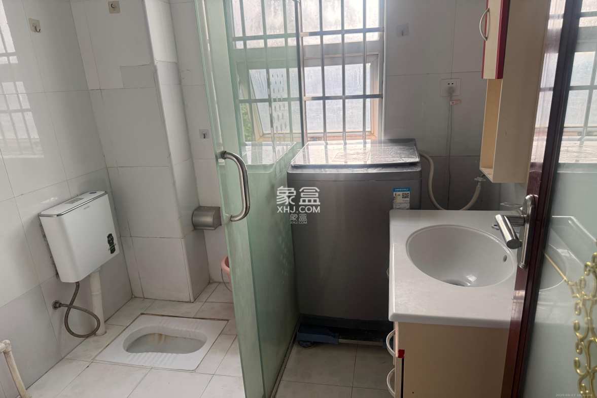 水映青山 1室2厅1卫 2000.0元/月 水映青山 1室2厅1卫 2000.0元/月室内图