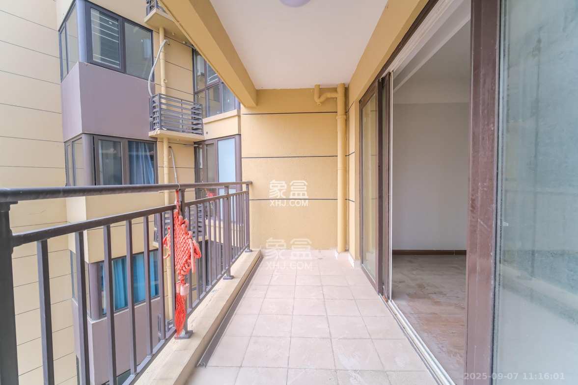 保利香槟国际  5室2厅2卫    2400.0元/月 保利香槟国际  5室2厅2卫    2400.0元/月室内图