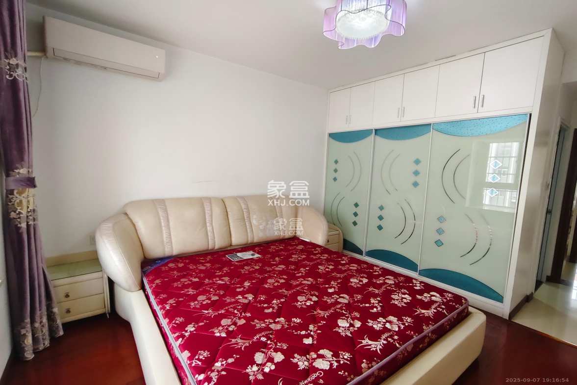 嘉盛华庭(一期、二期、三期) 3室2厅1卫 3000.0元/月 嘉盛华庭(一期、二期、三期) 3室2厅1卫 3000.0元/月室内图