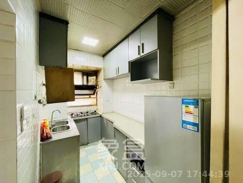 红旗区一片  3室1厅1卫    2400.0元/月室内图