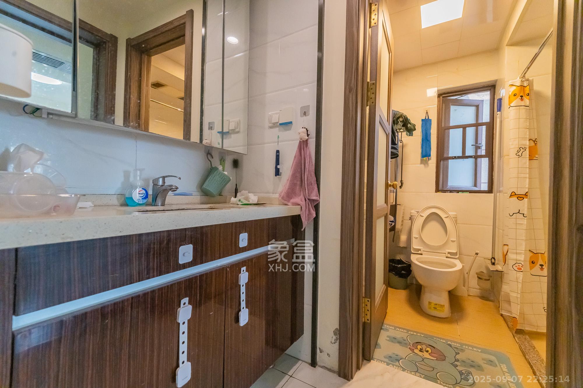 碧桂园中央花园  3室2厅2卫    95.0万 碧桂园中央花园  3室2厅2卫    95.0万卫生间