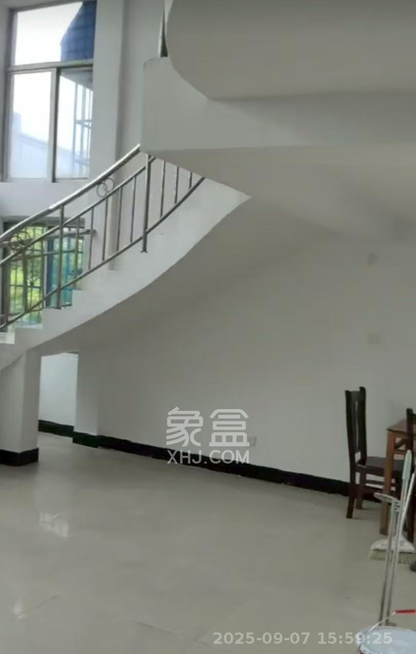 新合四村 3室2厅1卫 2000.0元/月 新合四村 3室2厅1卫 2000.0元/月室内图