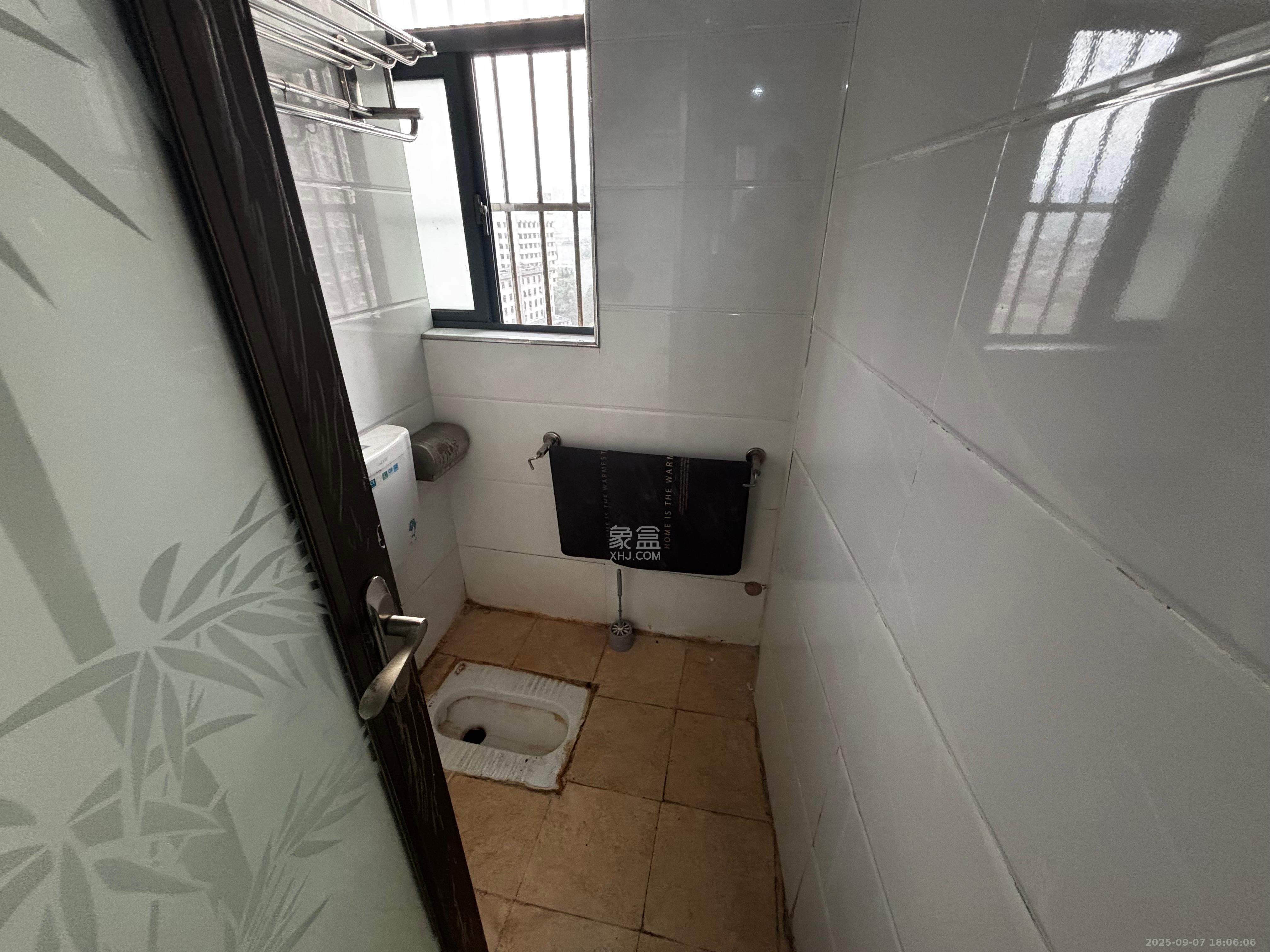 东方银座(东方摩卡) 2室1厅1卫 1800.0元/月 东方银座(东方摩卡) 2室1厅1卫 1800.0元/月室内图