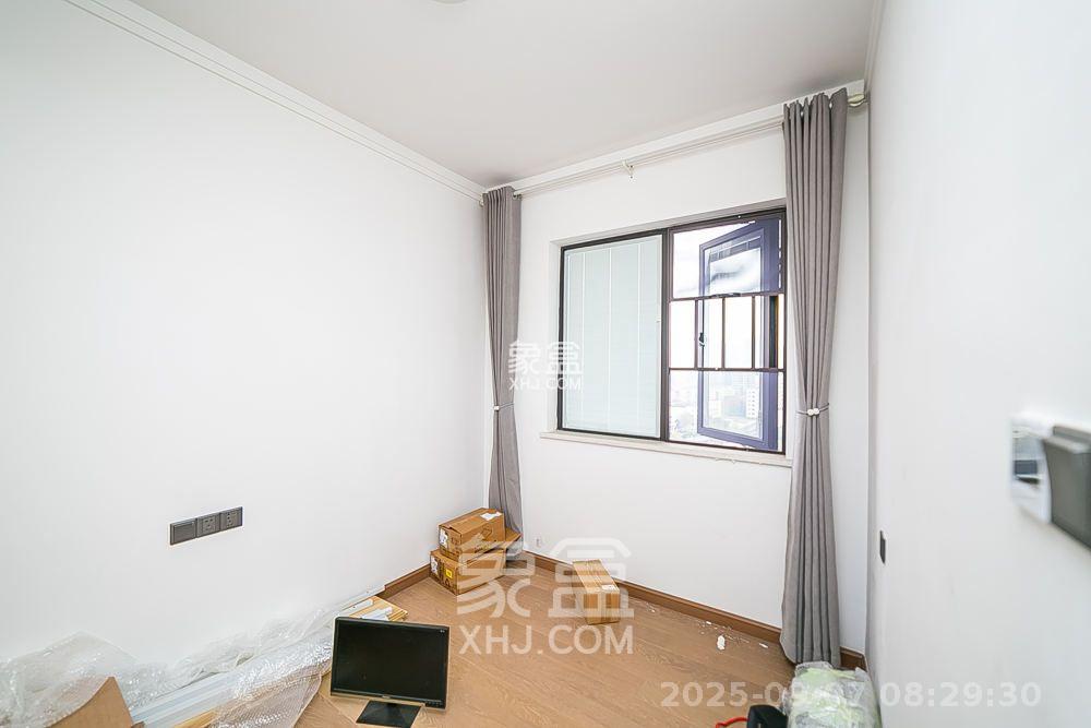 招商华发天汇  4室2厅2卫   4500.00元/月室内图