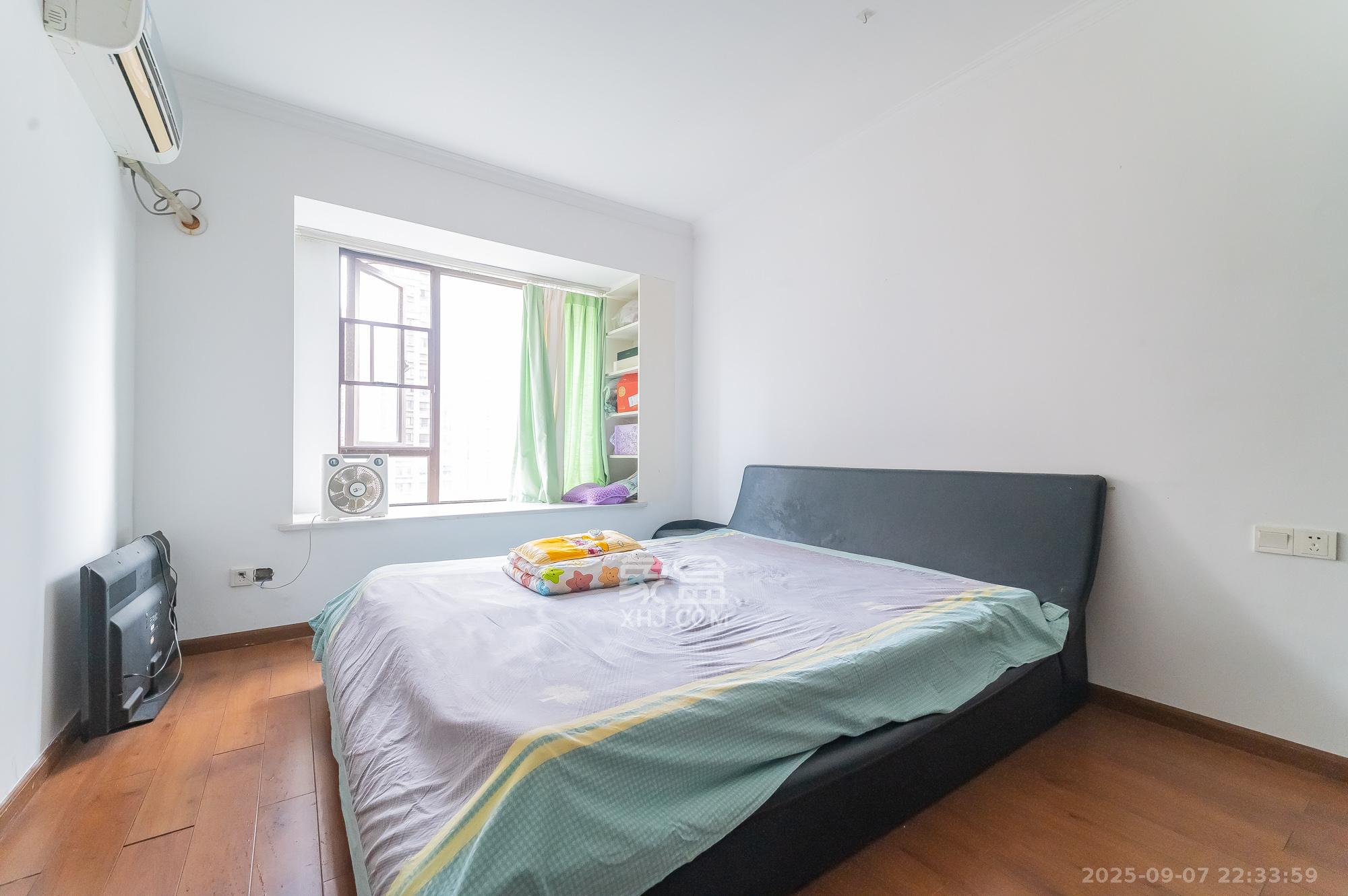 华润凤凰城三期 2室2厅1卫 58.0万 华润凤凰城三期 2室2厅1卫 58.0万卧室