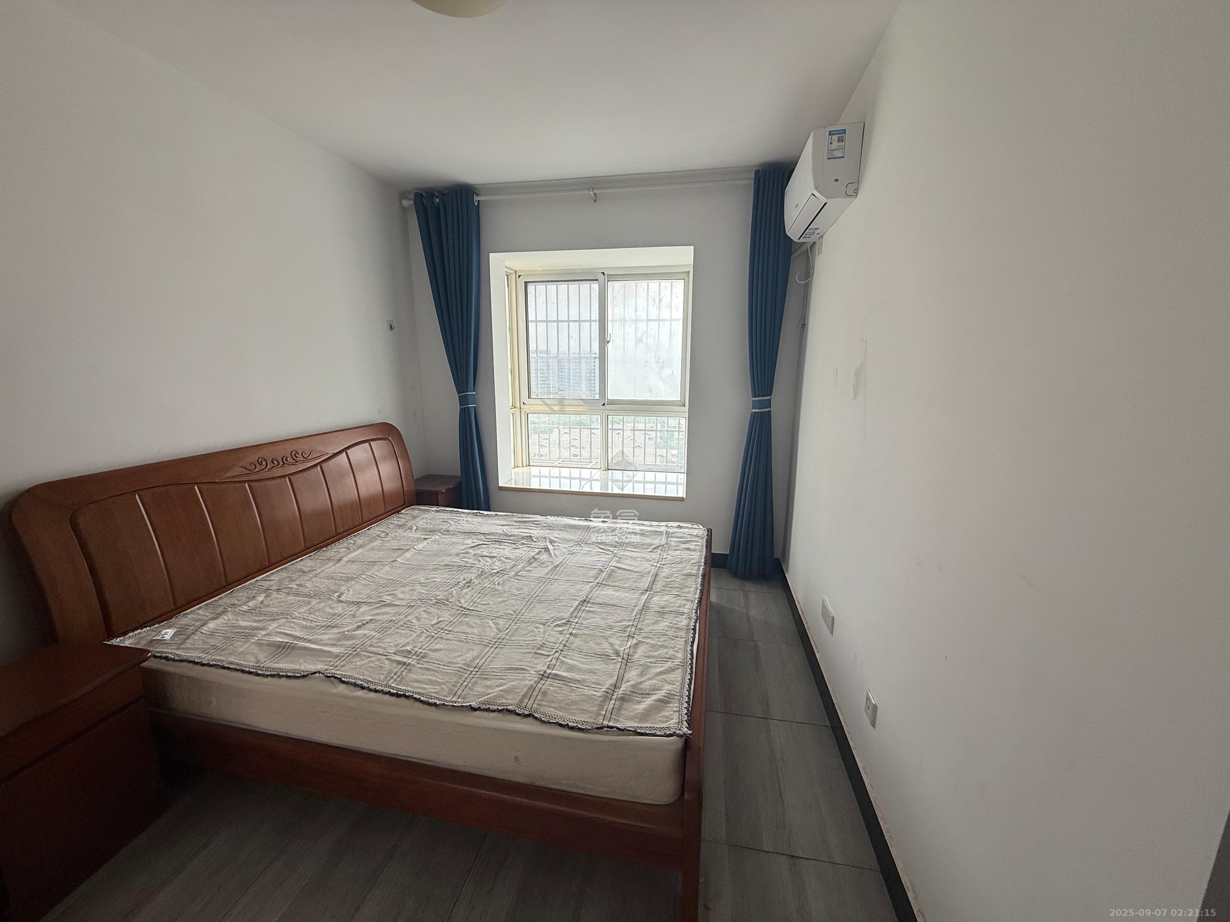 谷山乐园三期  3室2厅2卫    1800.0元/月 谷山乐园三期  3室2厅2卫    1800.0元/月室内图