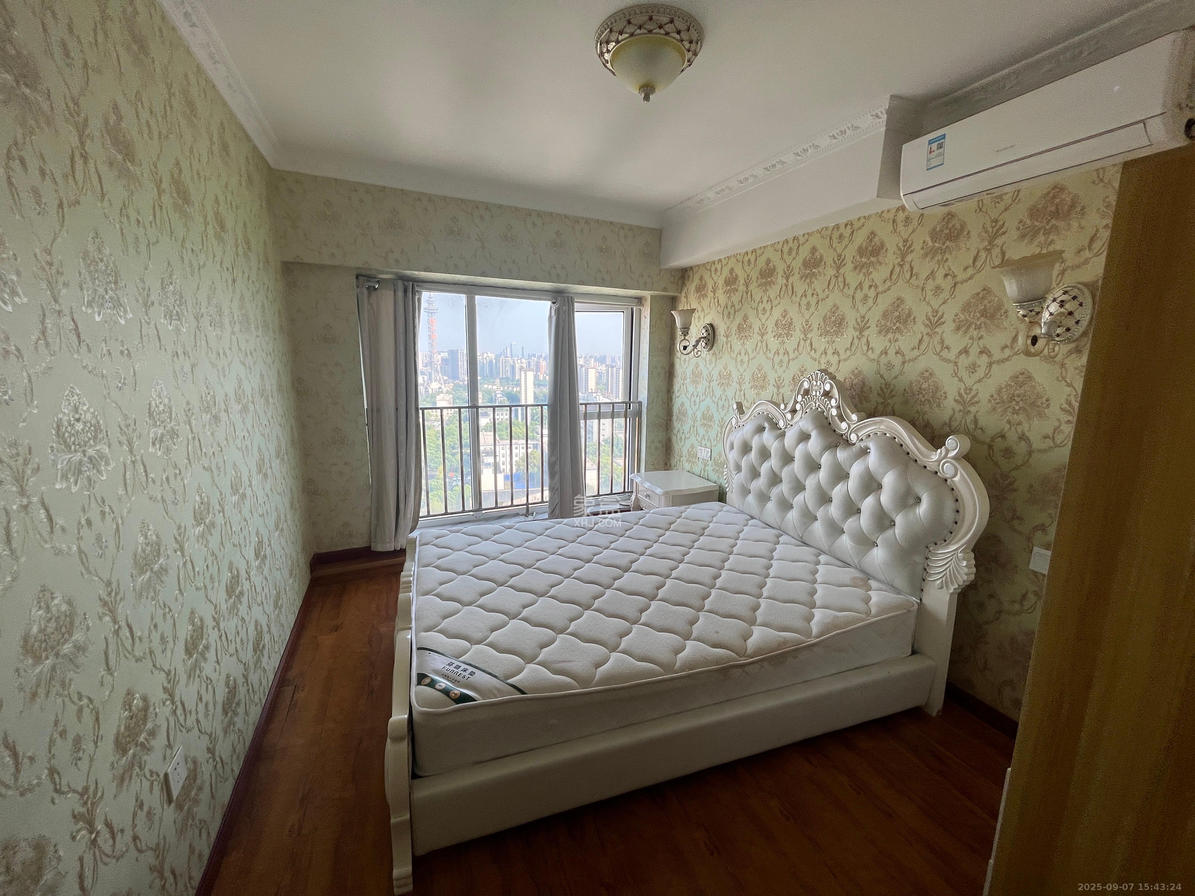 鸥波港湾  1室2厅1卫    2600.0元/月 鸥波港湾  1室2厅1卫    2600.0元/月室内图