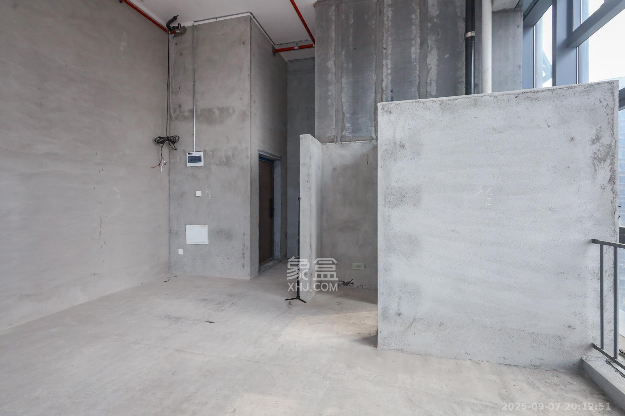 卓越中寰 2室1厅1卫 58.0万 卓越中寰 2室1厅1卫 58.0万其他