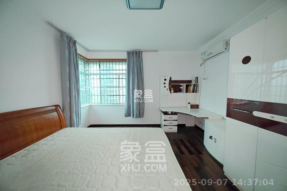 名都花园  3室2厅2卫   2800.00元/月室内图