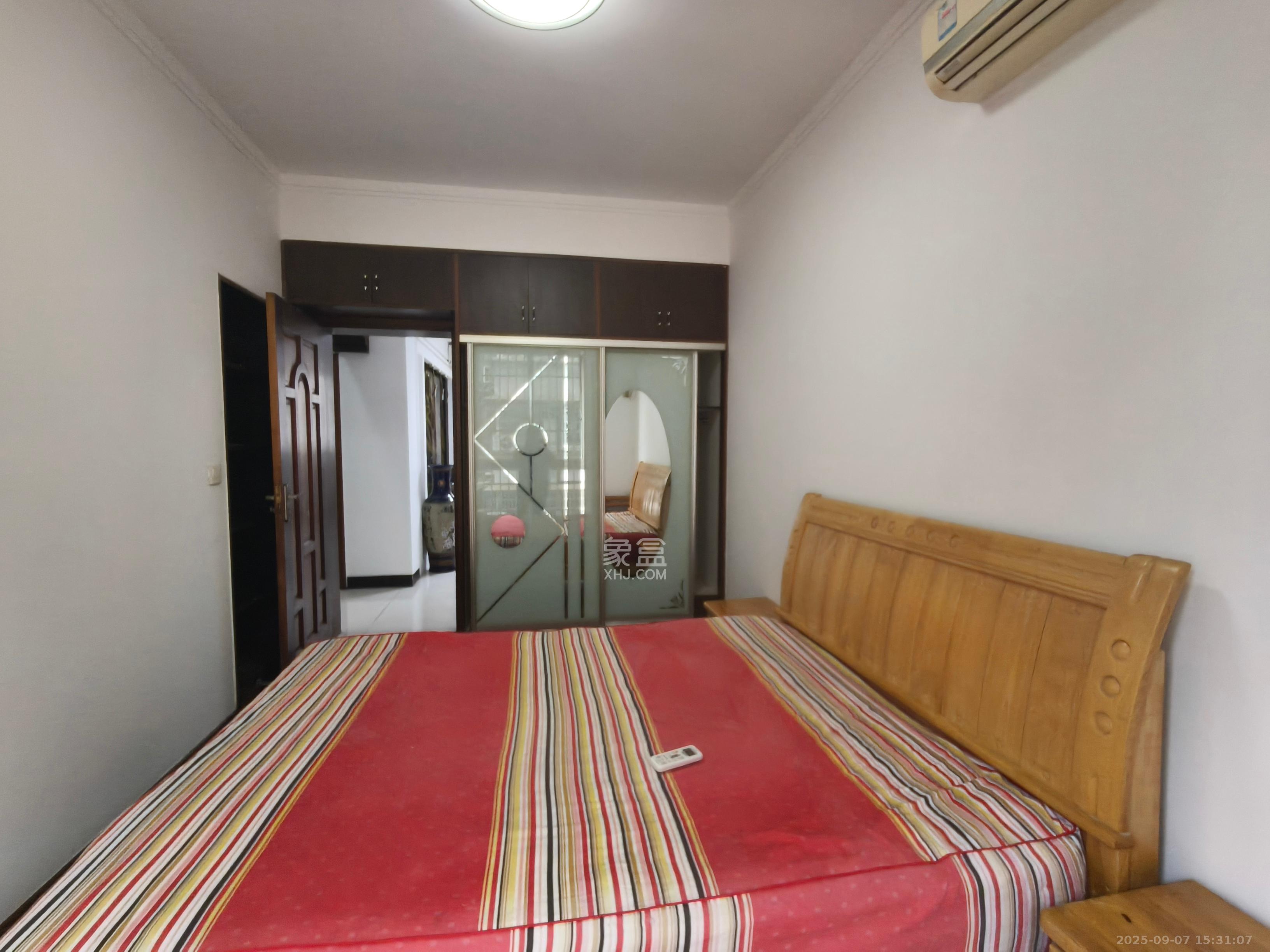 高桥粮油市场（高桥一号小区）  3室1厅1卫    2000.0元/月室内图