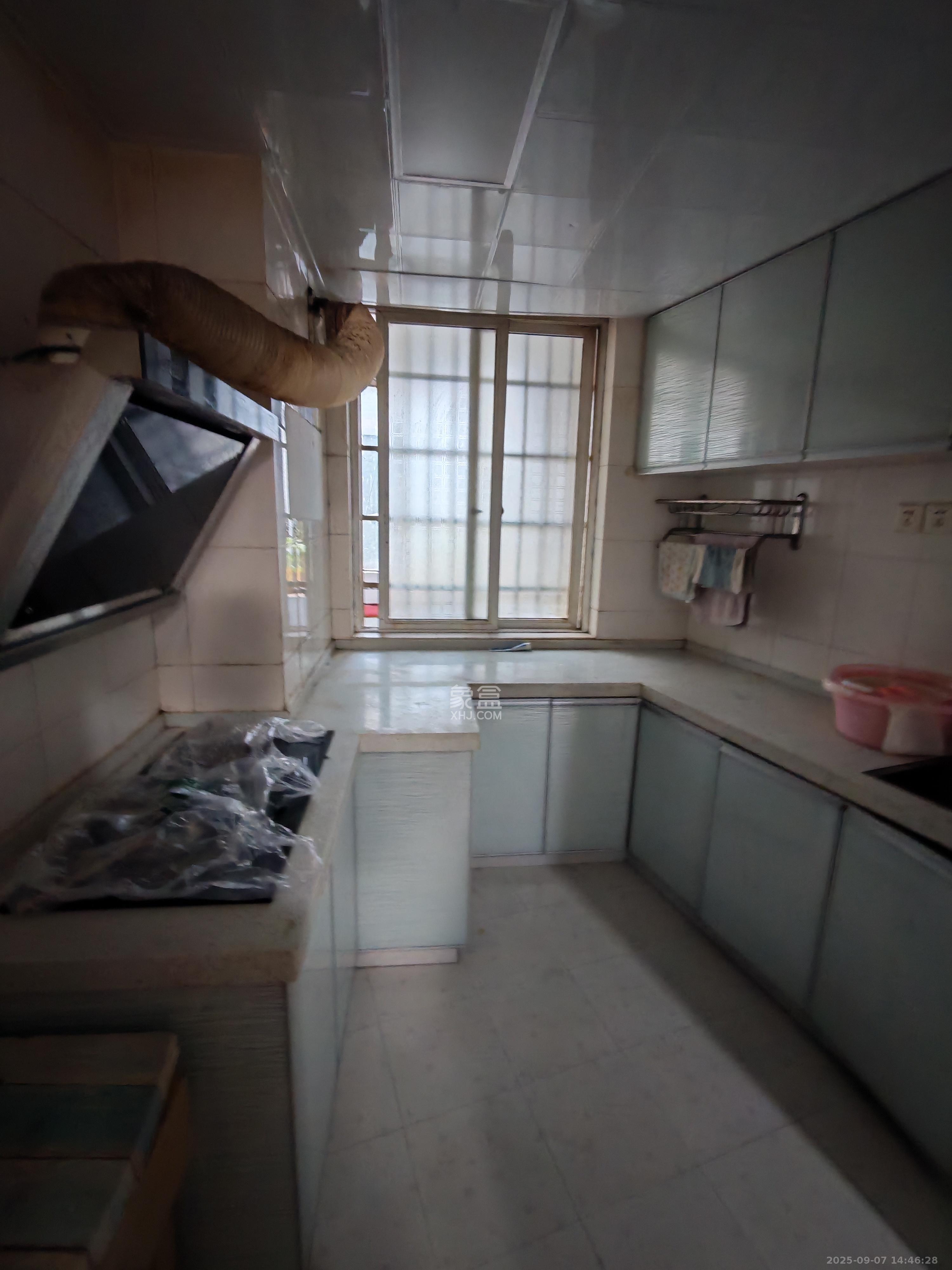 中国铝业单位宿舍  3室1厅1卫    2100.0元/月 中国铝业单位宿舍  3室1厅1卫    2100.0元/月室内图