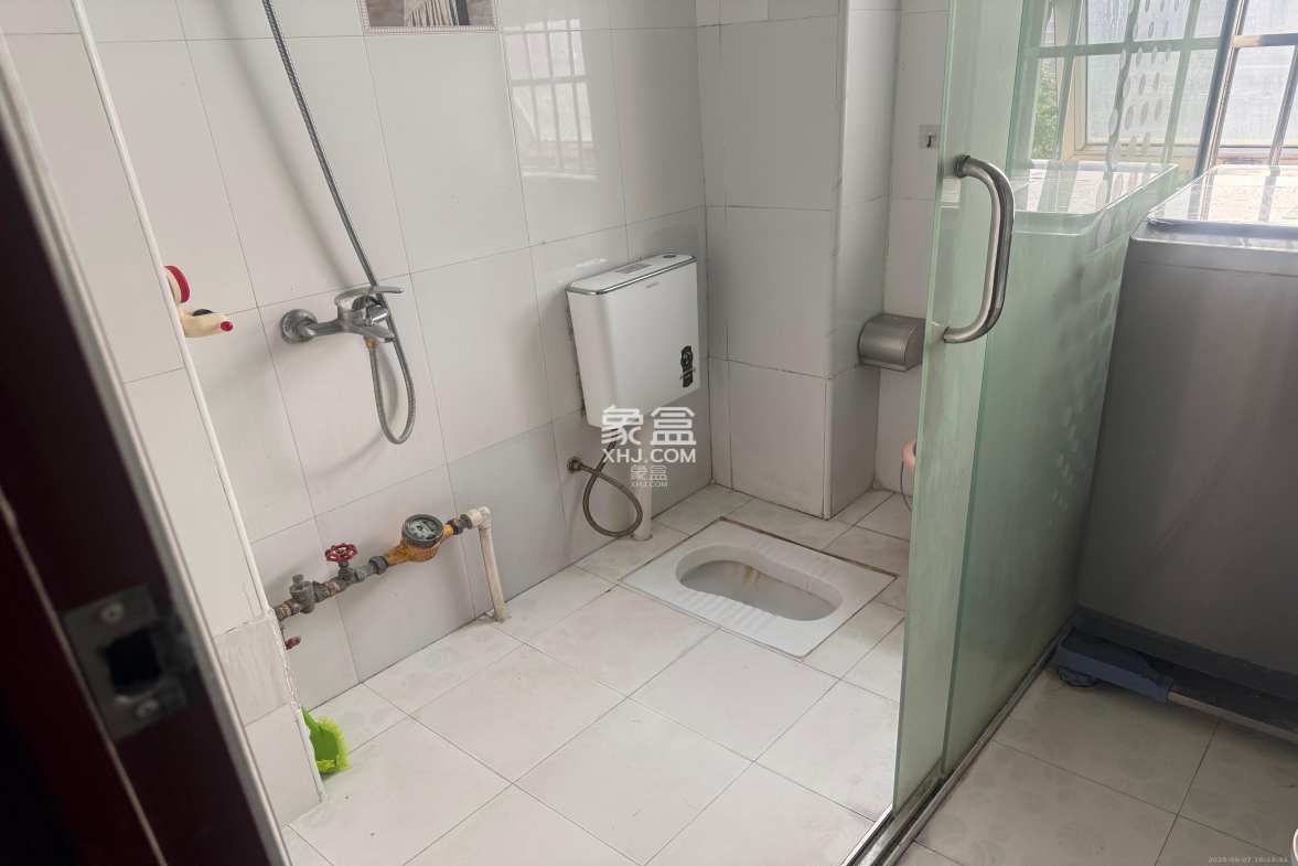 水映青山 1室2厅1卫 2000.0元/月 水映青山 1室2厅1卫 2000.0元/月室内图