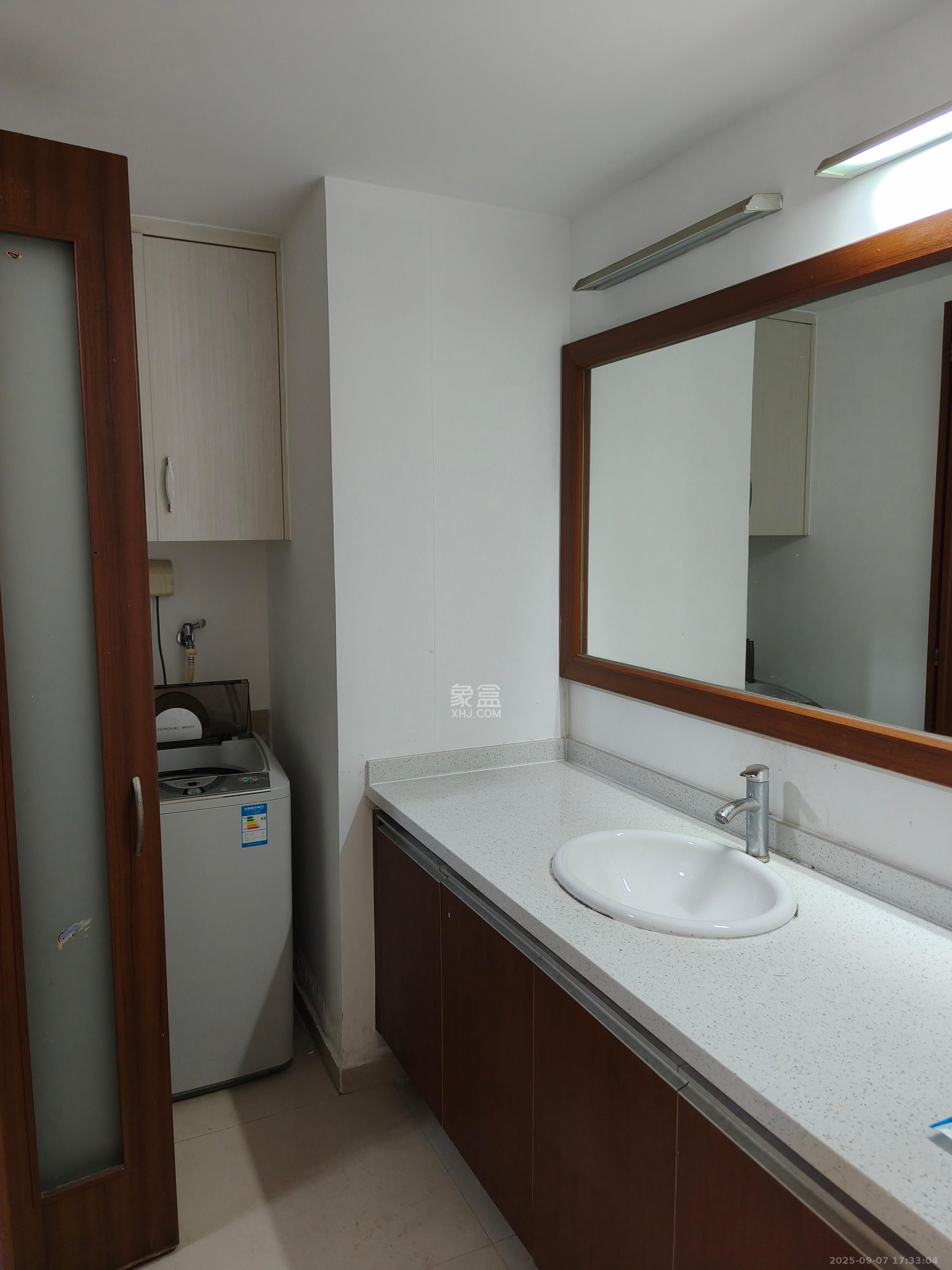 万科金域蓝湾  3室1厅1卫    2400.0元/月室内图