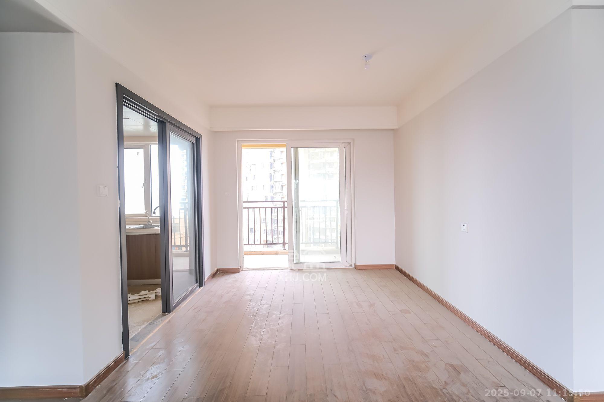 保利香槟国际  5室2厅2卫    2400.0元/月 保利香槟国际  5室2厅2卫    2400.0元/月室内图