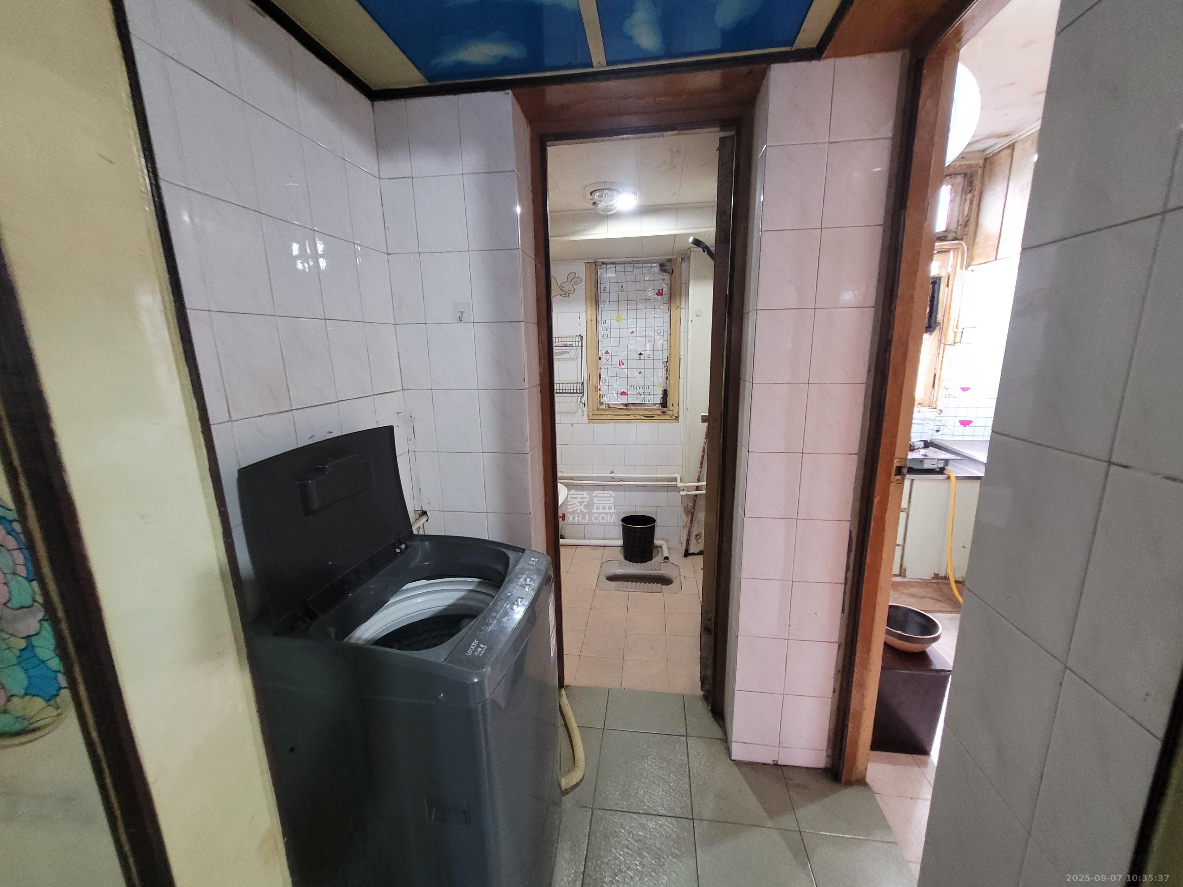 红旗区四片  2室1厅1卫    1000.0元/月 红旗区四片  2室1厅1卫    1000.0元/月室内图