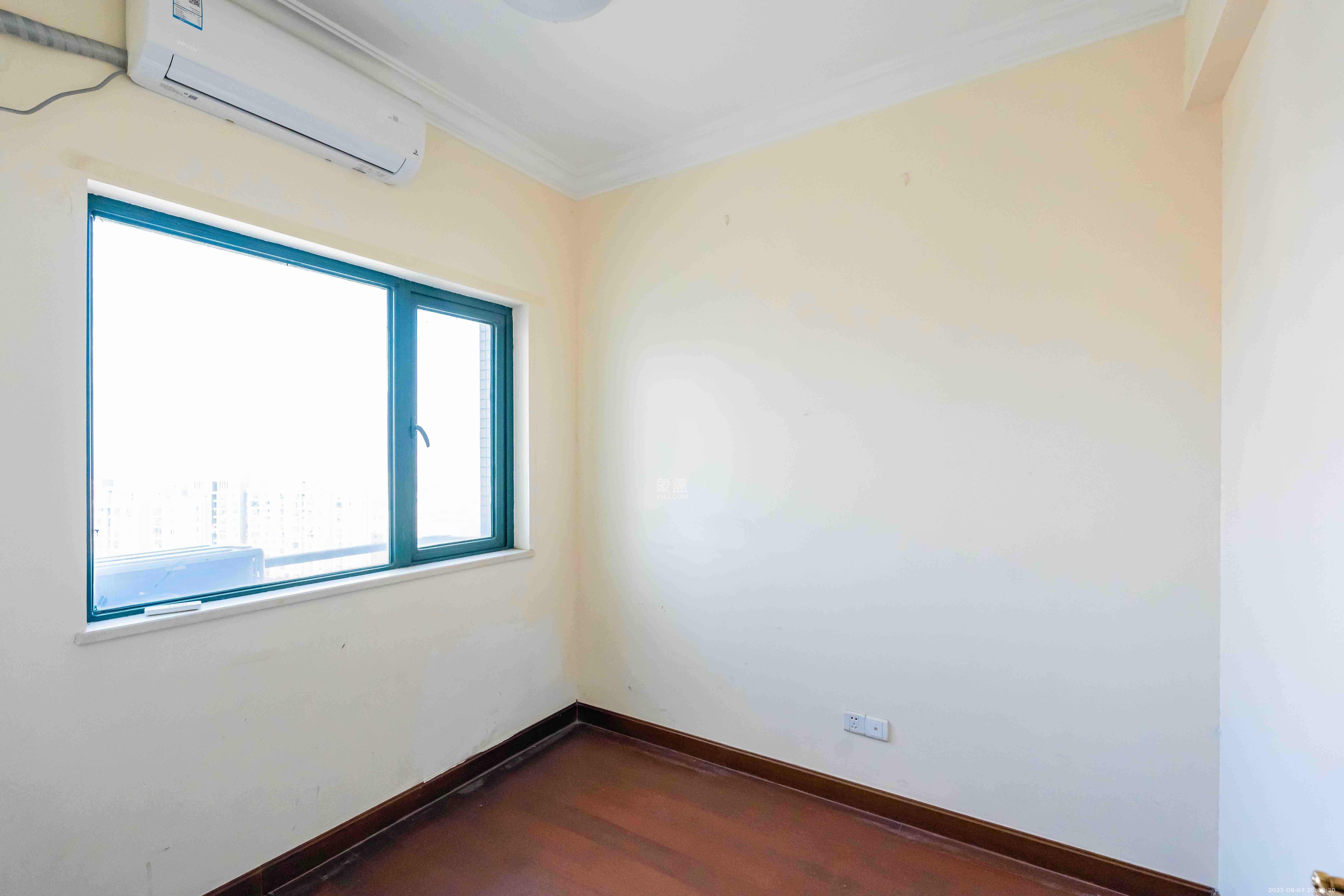 恒大雅苑 3室2厅1卫 2200.0元/月 恒大雅苑 3室2厅1卫 2200.0元/月室内图