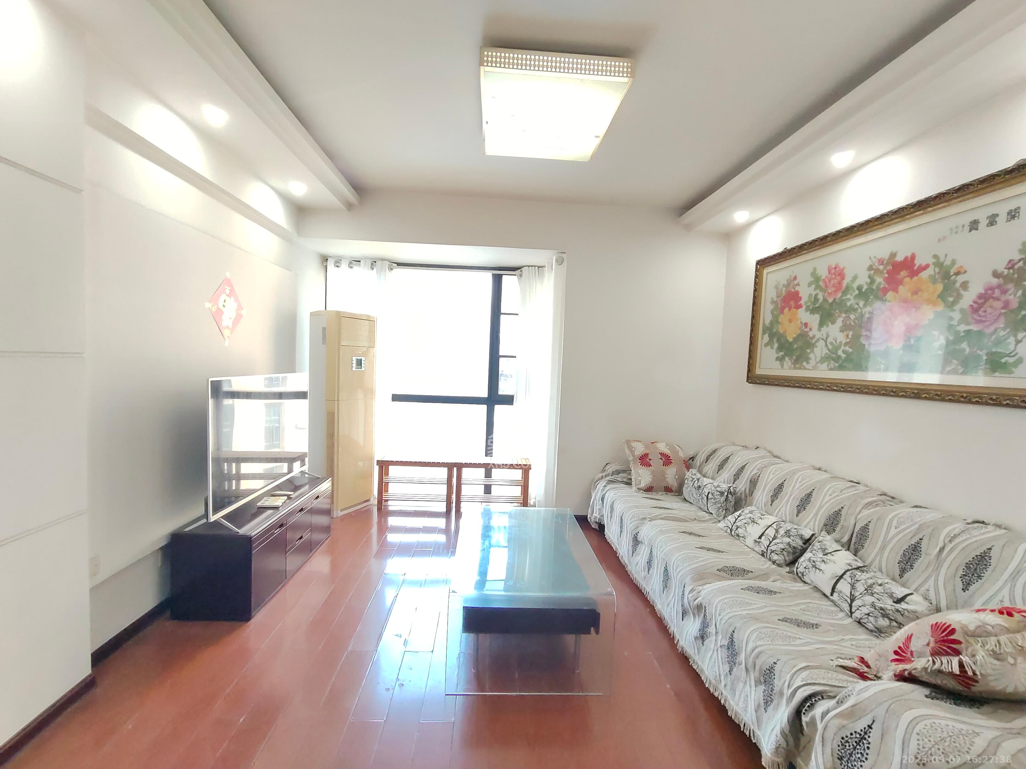 融圣国际  2室1厅1卫    2600.0元/月