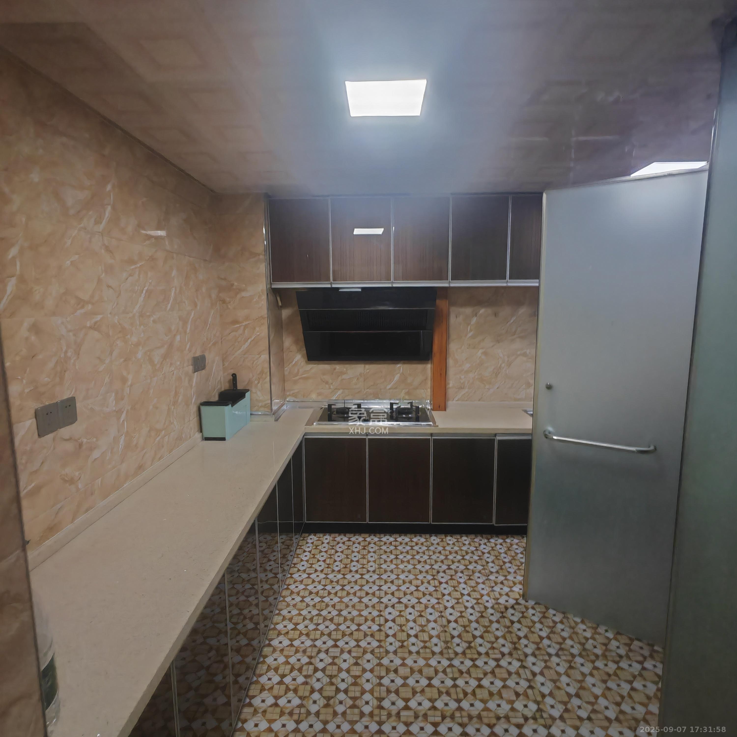 洋湖景园  2室1厅1卫    2100.0元/月 洋湖景园  2室1厅1卫    2100.0元/月室内图