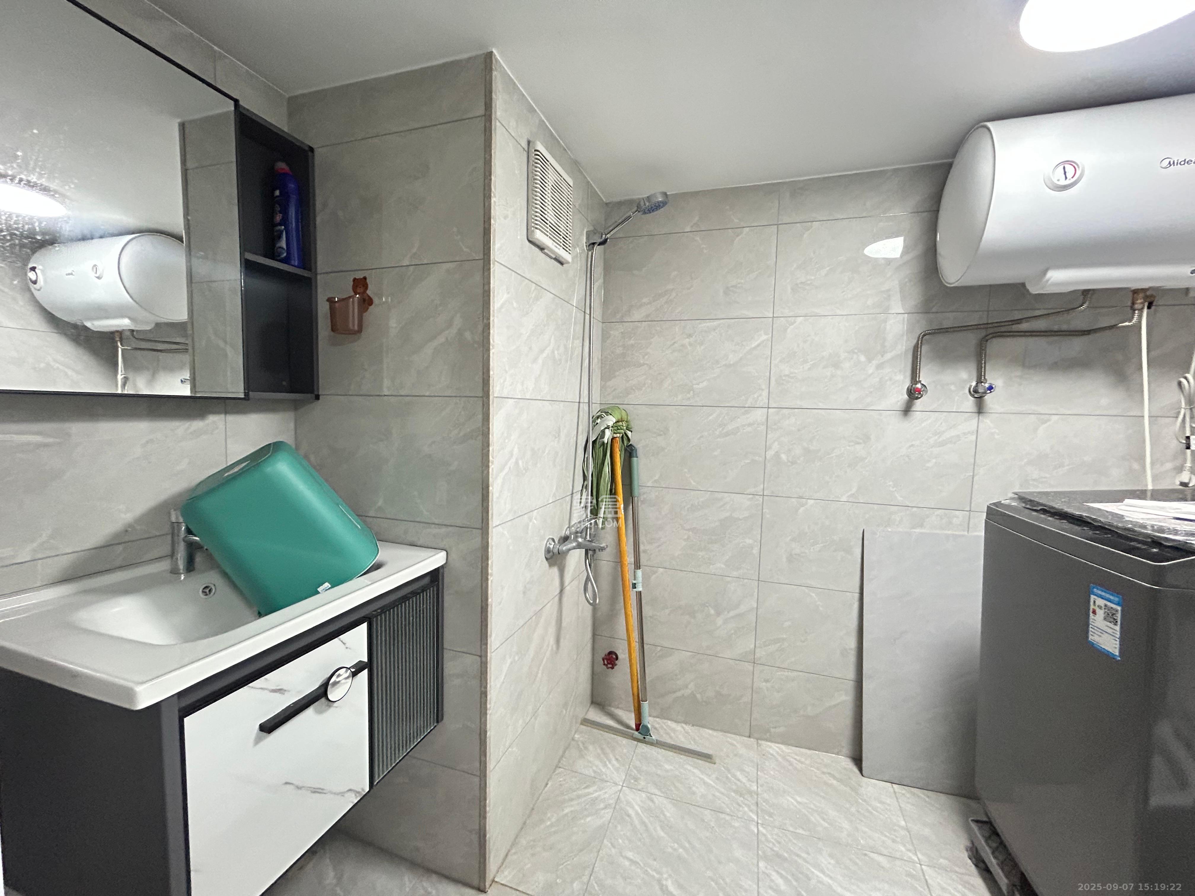 华润琨瑜府  2室1厅1卫    2200.0元/月室内图