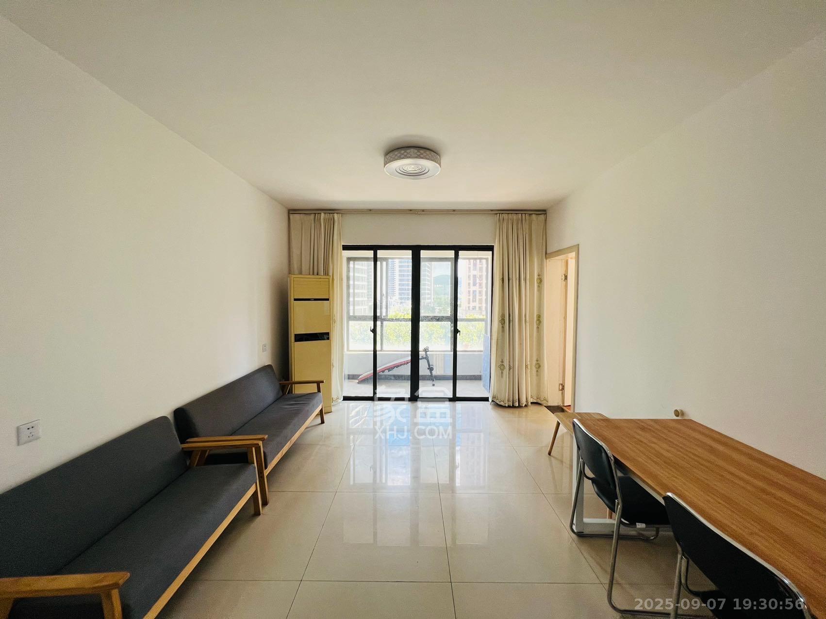 旭辉御府  1室1厅1卫    2000.0元/月户型图