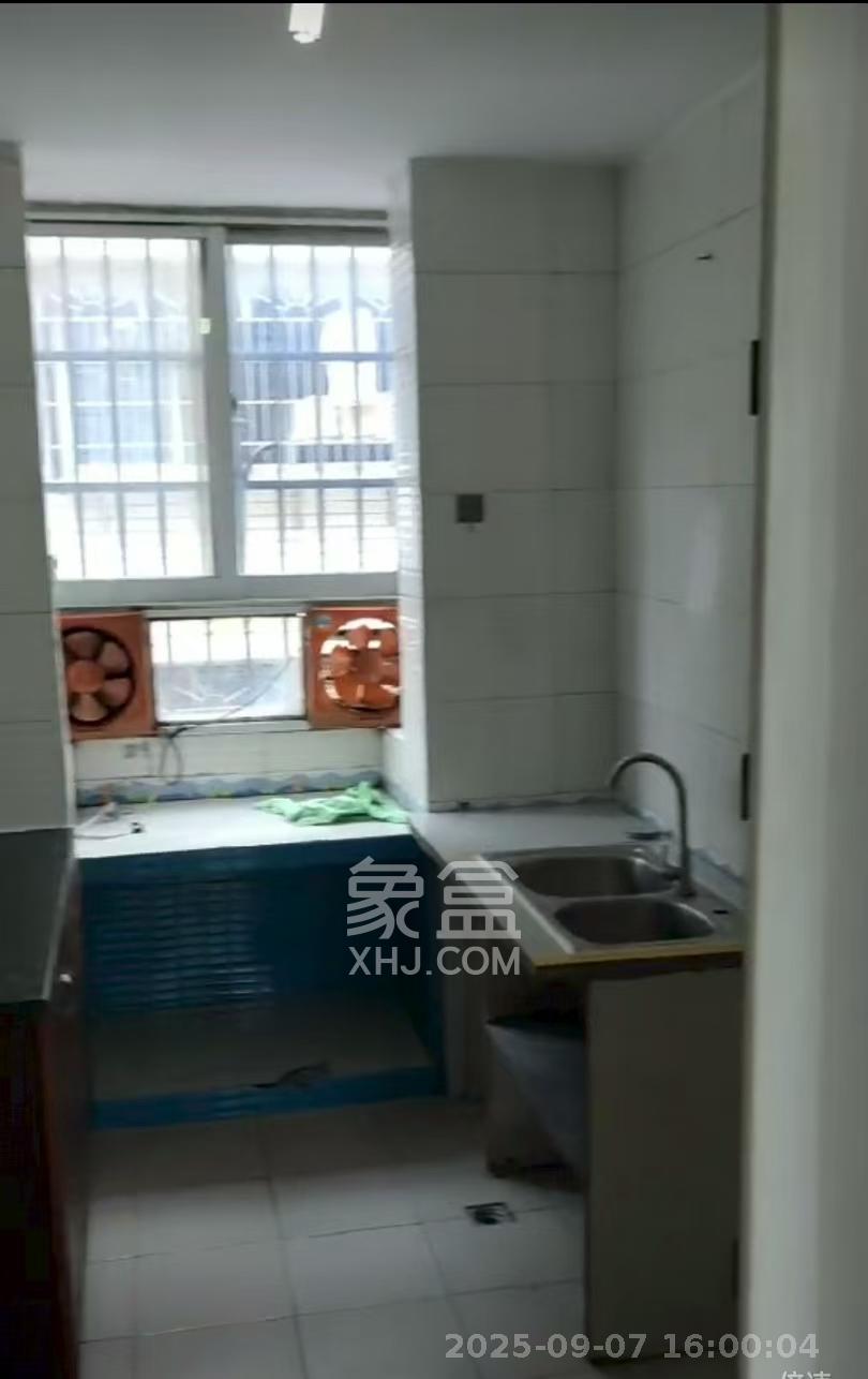 新合四村 3室2厅1卫 2000.0元/月 新合四村 3室2厅1卫 2000.0元/月室内图