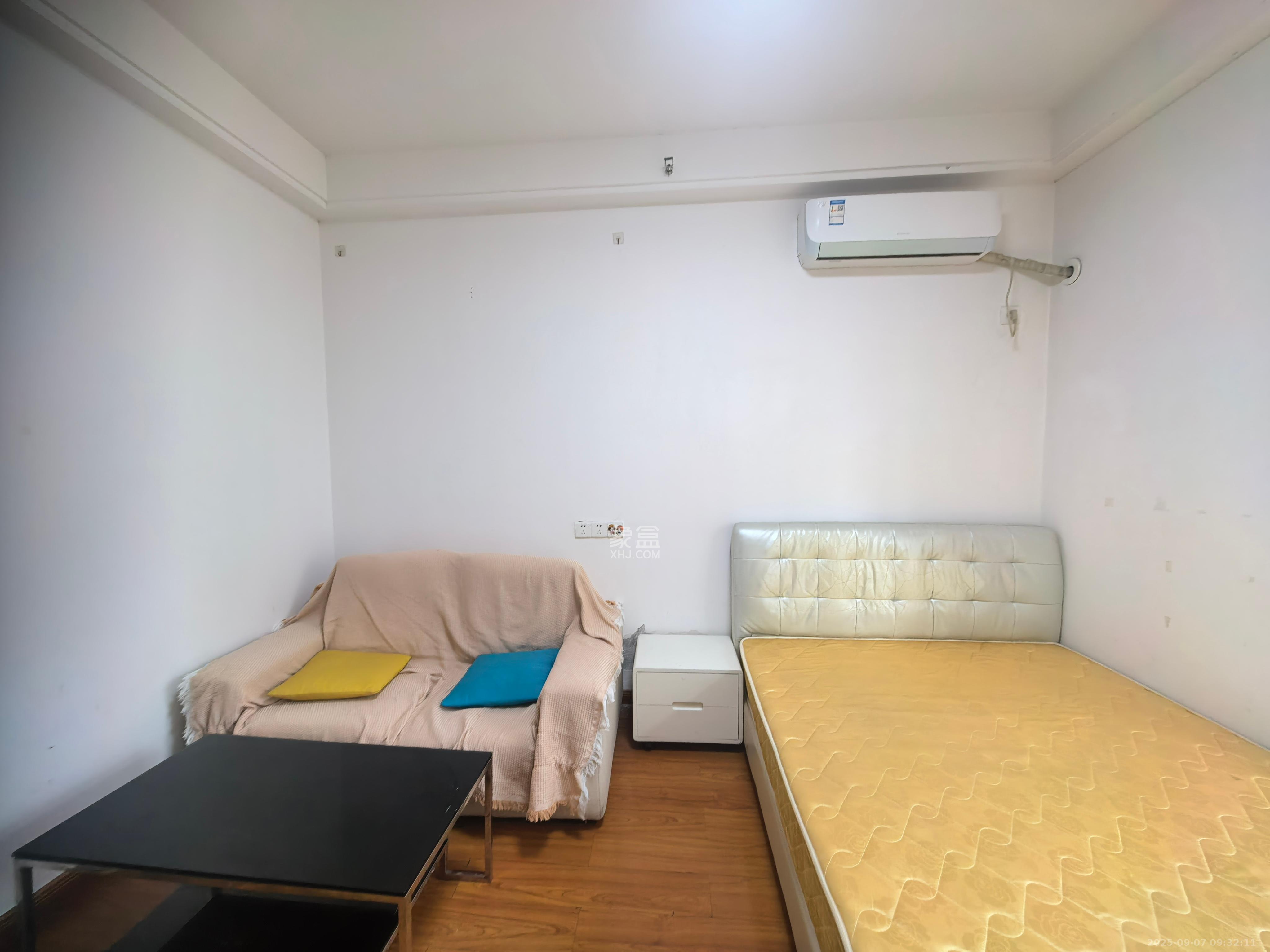 方略城市广场 1室1厅1卫 1300.0元/月 方略城市广场 1室1厅1卫 1300.0元/月室内图