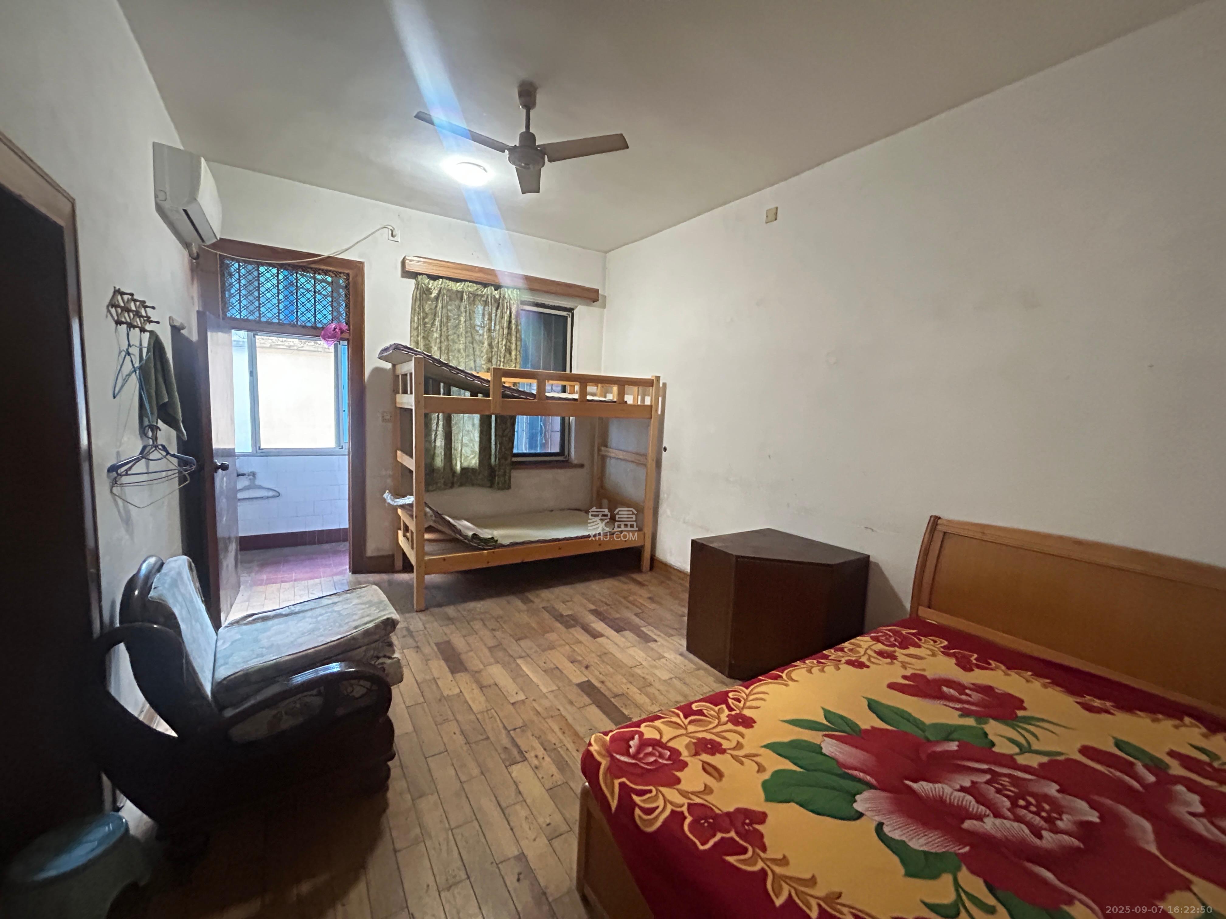 农机宿舍(省农机局大院宿舍) 4室2厅2卫 3080.0元/月 农机宿舍(省农机局大院宿舍) 4室2厅2卫 3080.0元/月室内图