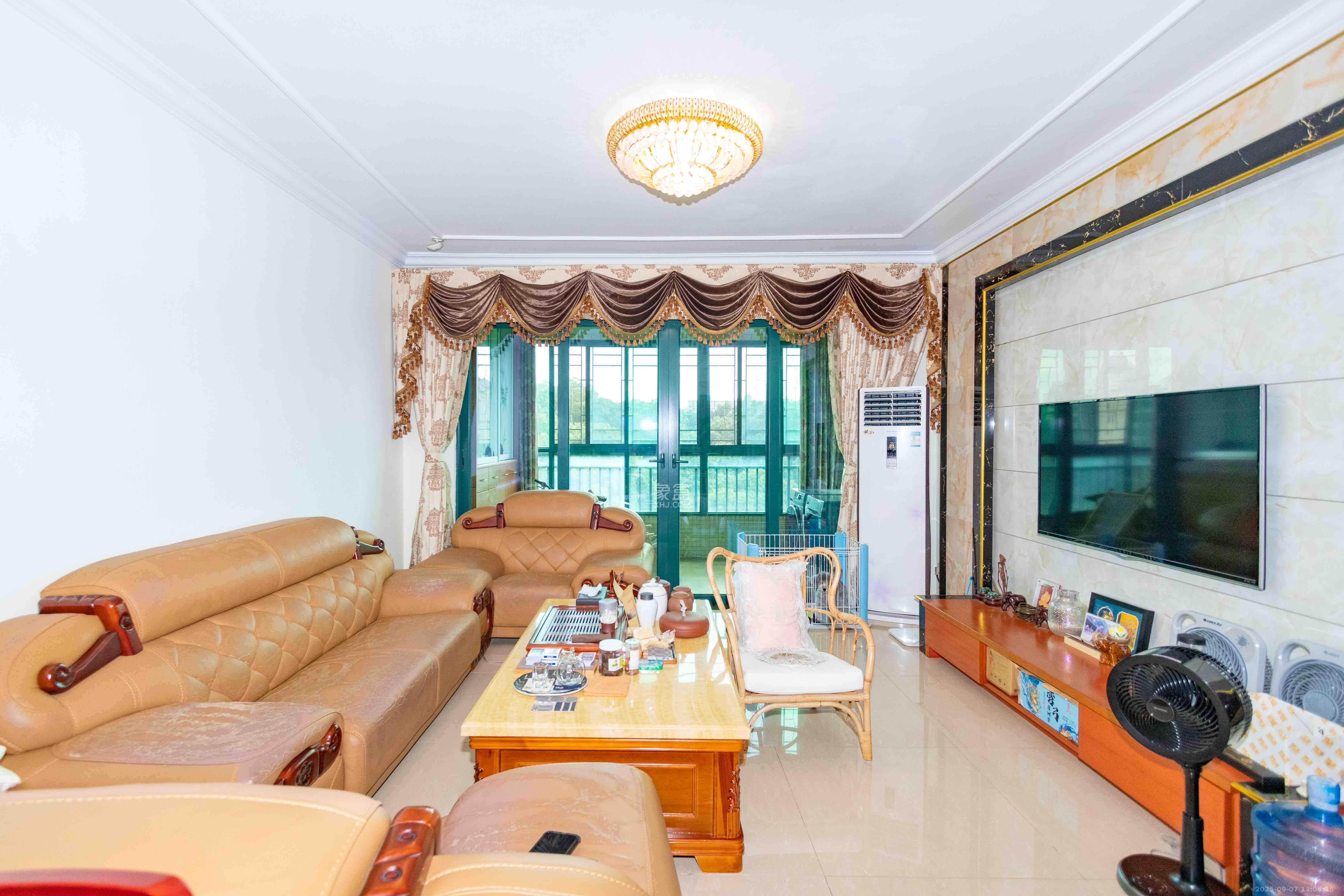 恒大城  3室2厅2卫    2500.0元/月 恒大城  3室2厅2卫    2500.0元/月室内图