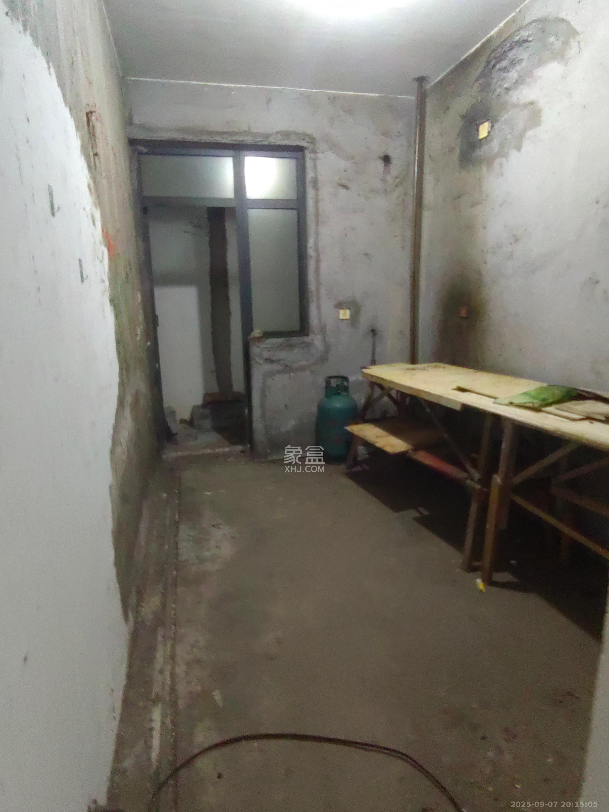 融科东南海 3室2厅2卫 1000.0元/月 融科东南海 3室2厅2卫 1000.0元/月室内图